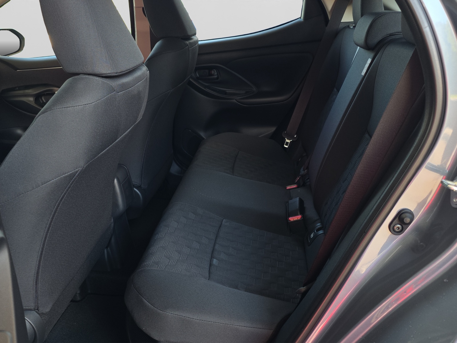 TOYOTA Yaris 1.5 VVT-i HSD Comfort-image-12