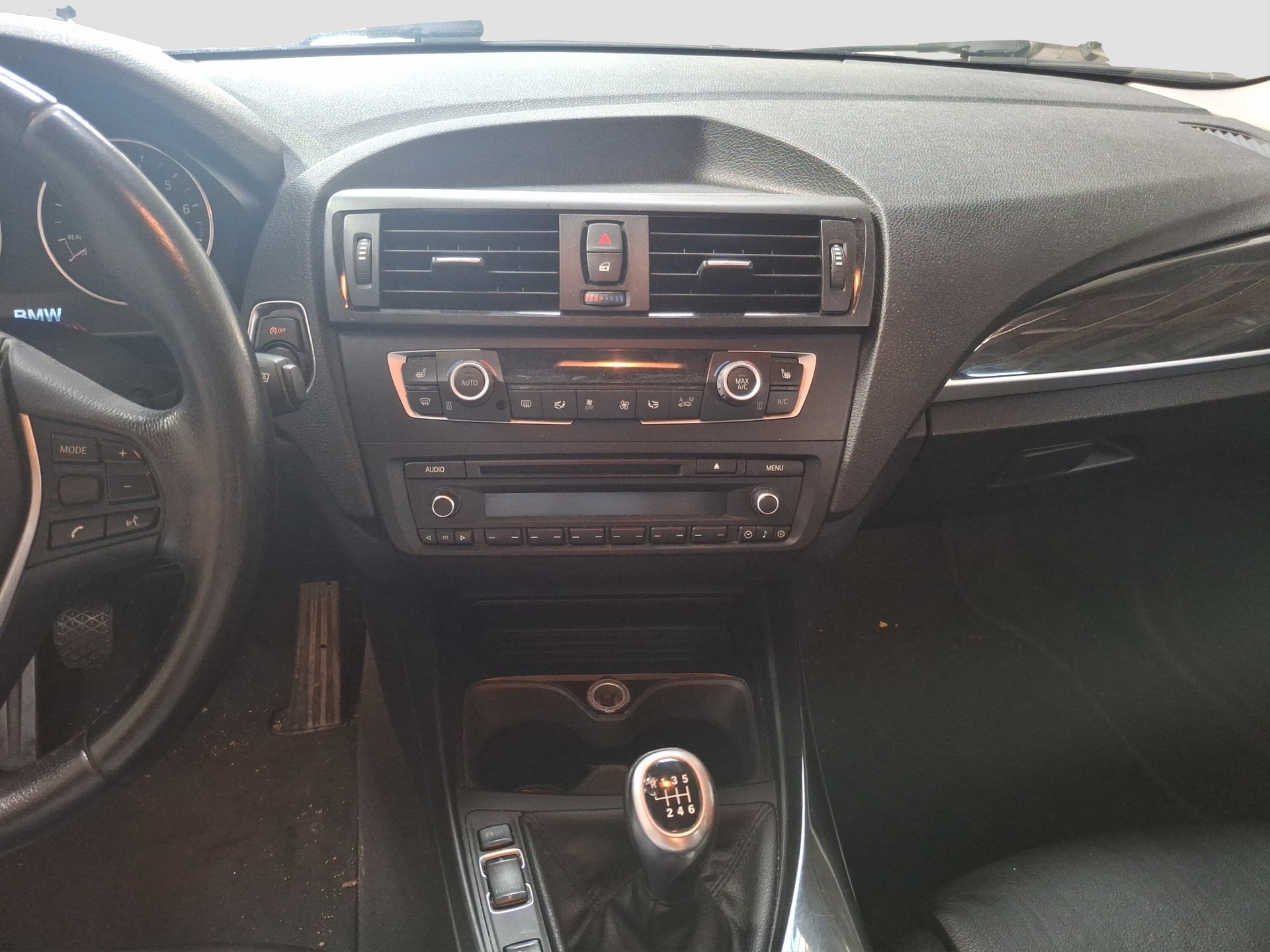 BMW 118i Urban Line-image-10
