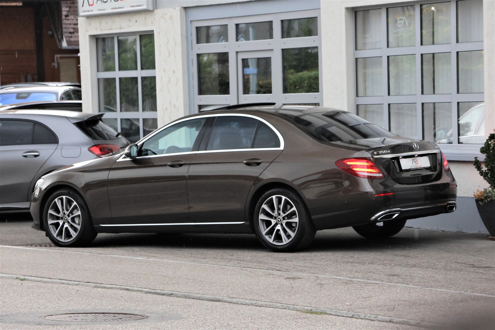 MERCEDES-BENZ E 350 d Avantgarde 4Matic 9G-Tronic-image-4
