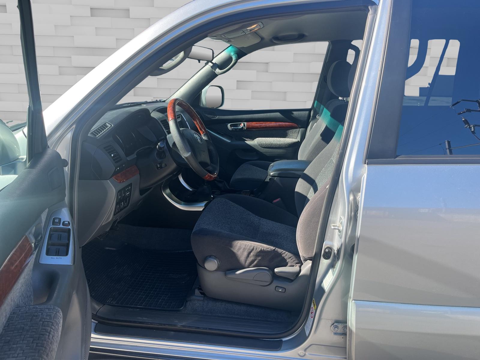 TOYOTA Land Cruiser 3.0 D-4D Linea Terra-image-9