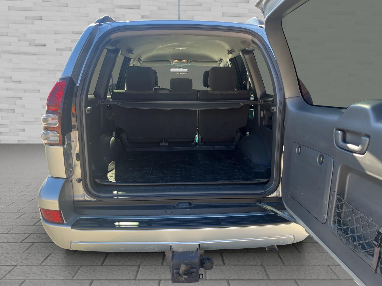TOYOTA Land Cruiser 3.0 D-4D Linea Terra-image-15