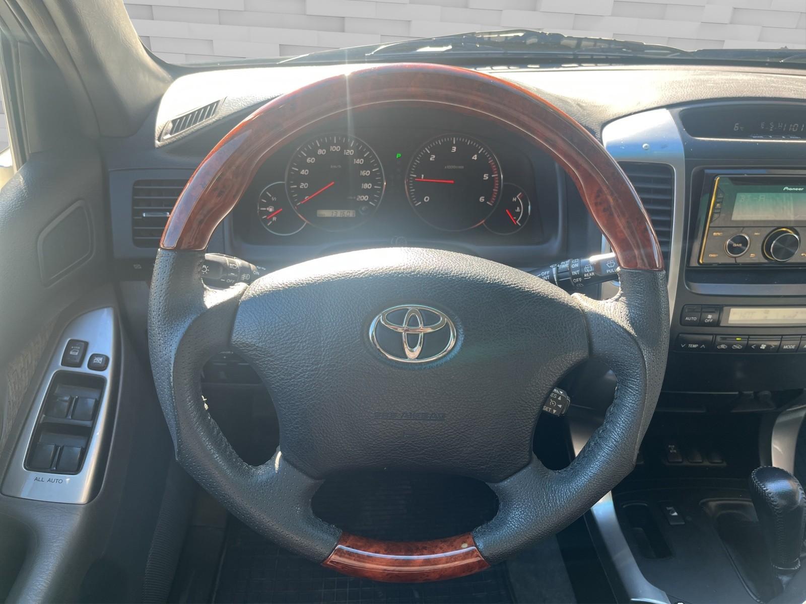 TOYOTA Land Cruiser 3.0 D-4D Linea Terra-image-13