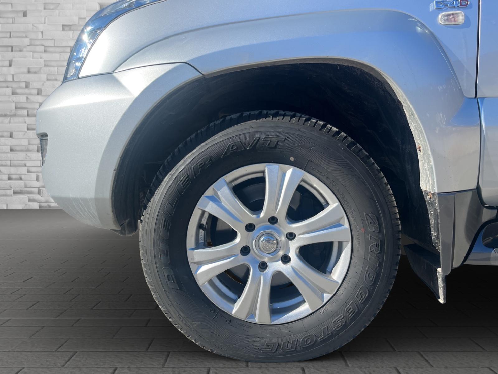 TOYOTA Land Cruiser 3.0 D-4D Linea Terra-image-8