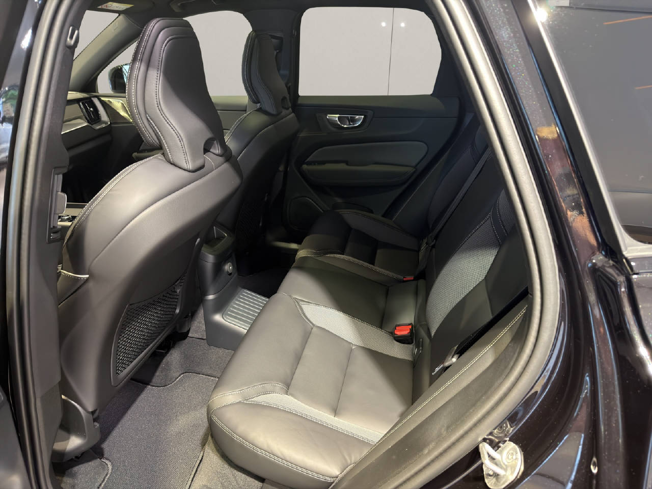 VOLVO XC60 2.0 T8 TE Black Edition eAWD-image-5