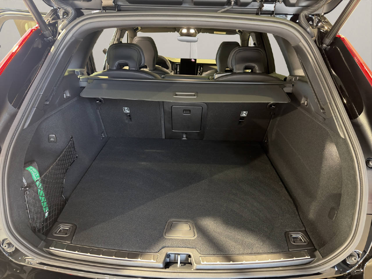 VOLVO XC60 2.0 T8 TE Black Edition eAWD-image-6