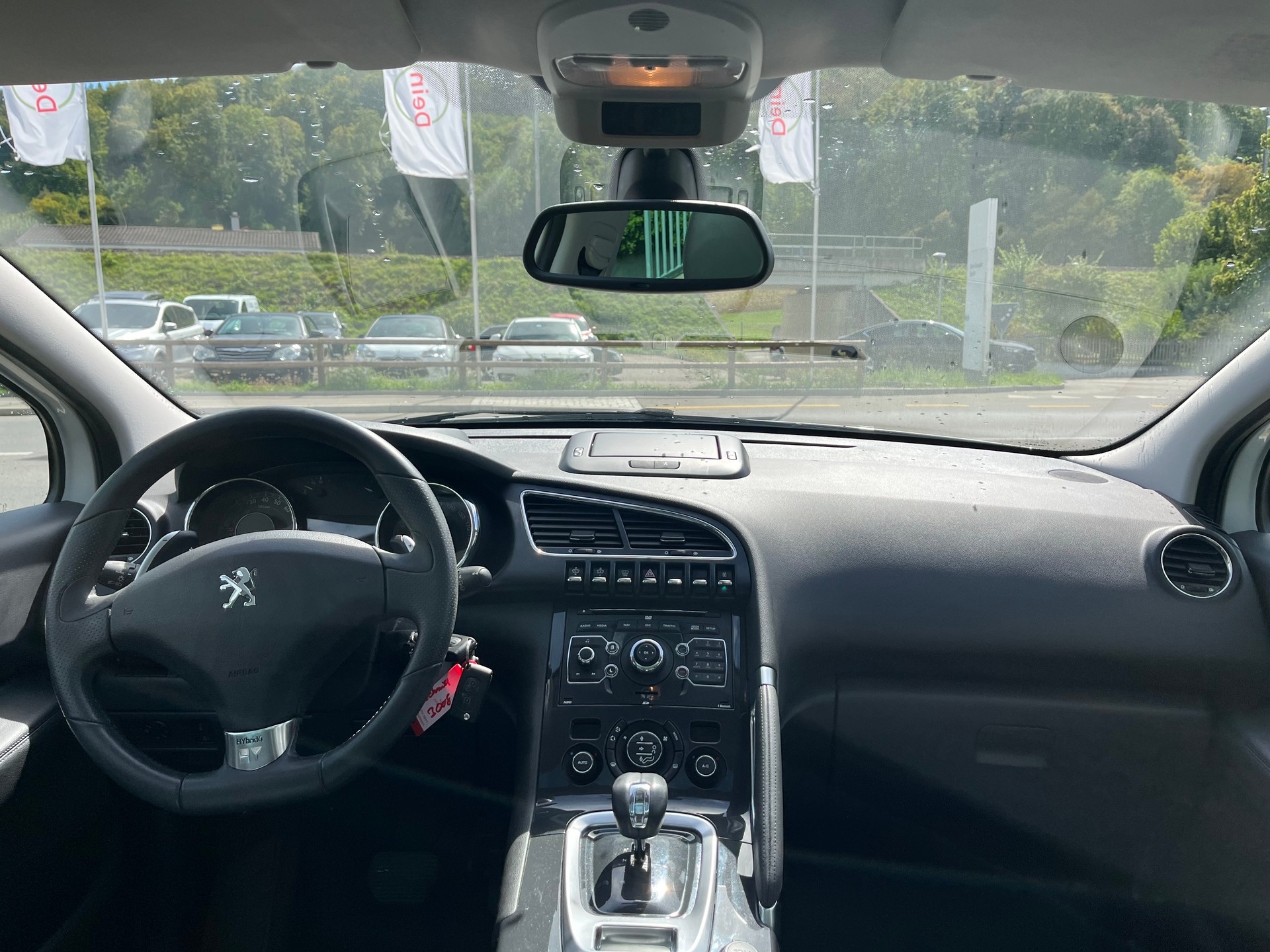 PEUGEOT 3008 HYbrid4 2.0 HDI EGS6-image-6