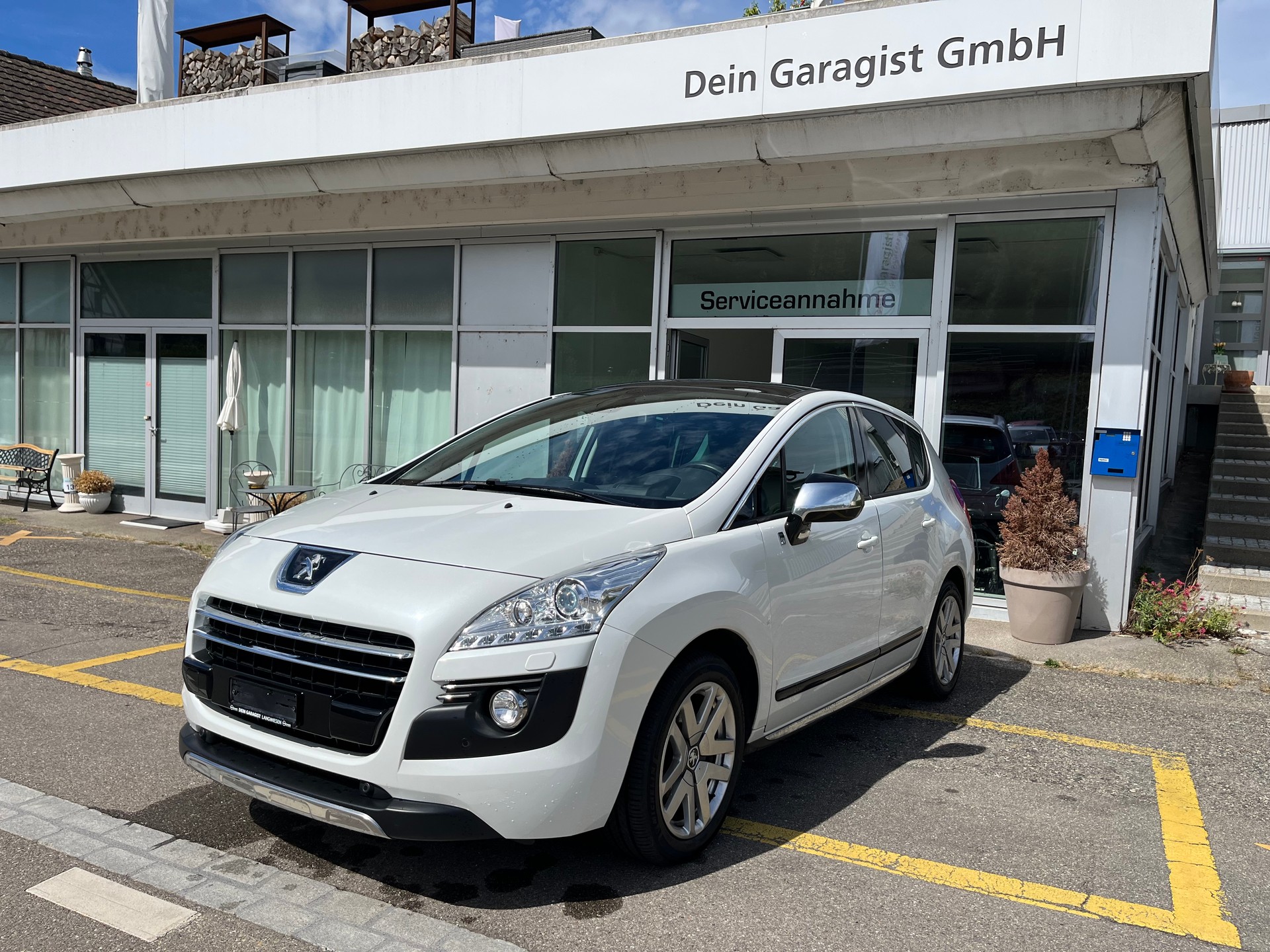 PEUGEOT 3008 HYbrid4 2.0 HDI EGS6-image-0