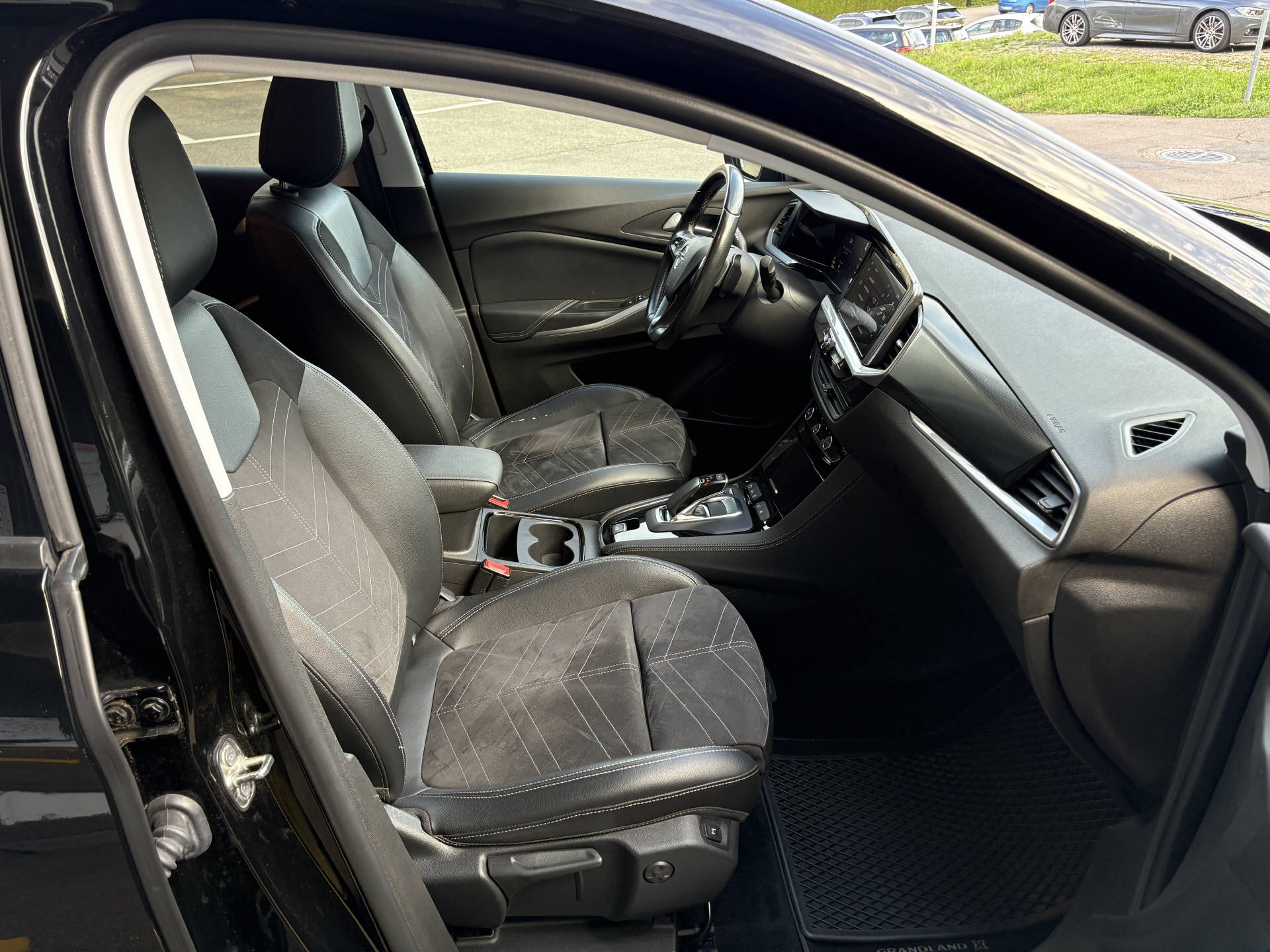 OPEL Grandland-image-4