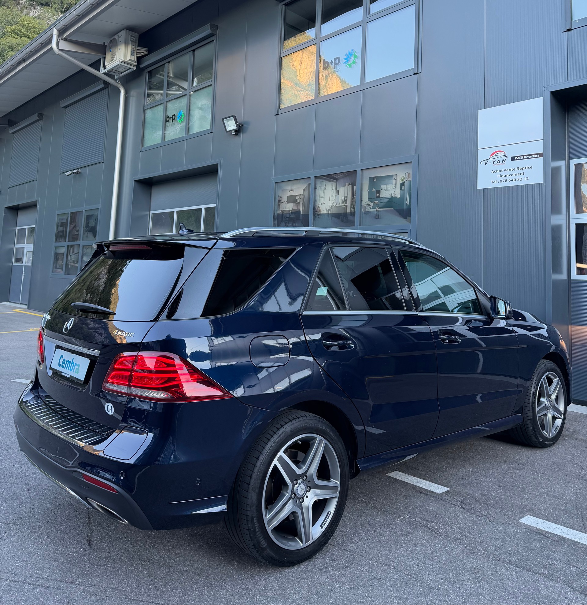 MERCEDES-BENZ GLE 500 e Amg-Line 4Matic 7G-Tronic-image-5