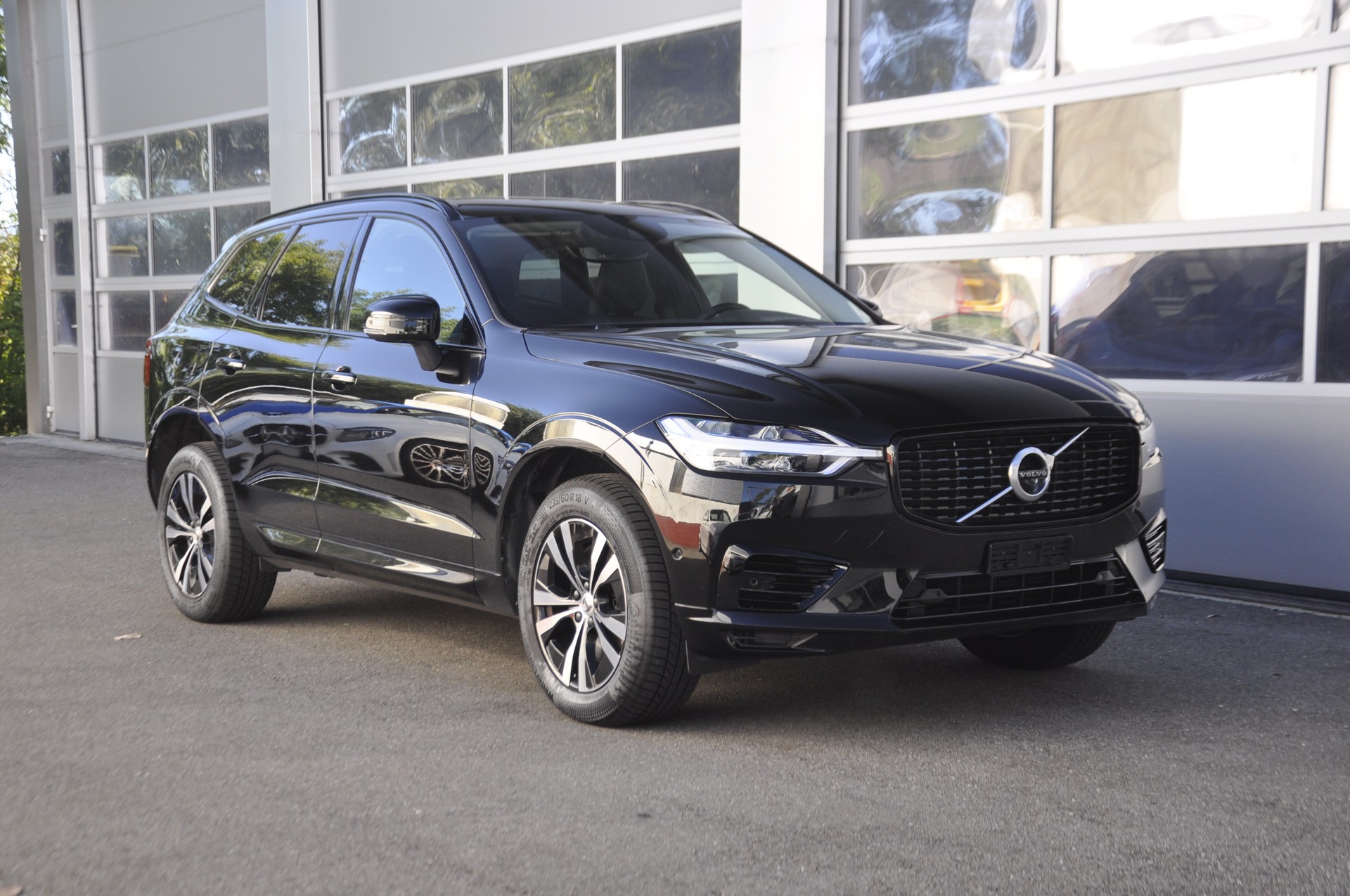 VOLVO XC60 T6 eAWD R-Design Expression Geartronic-image-0