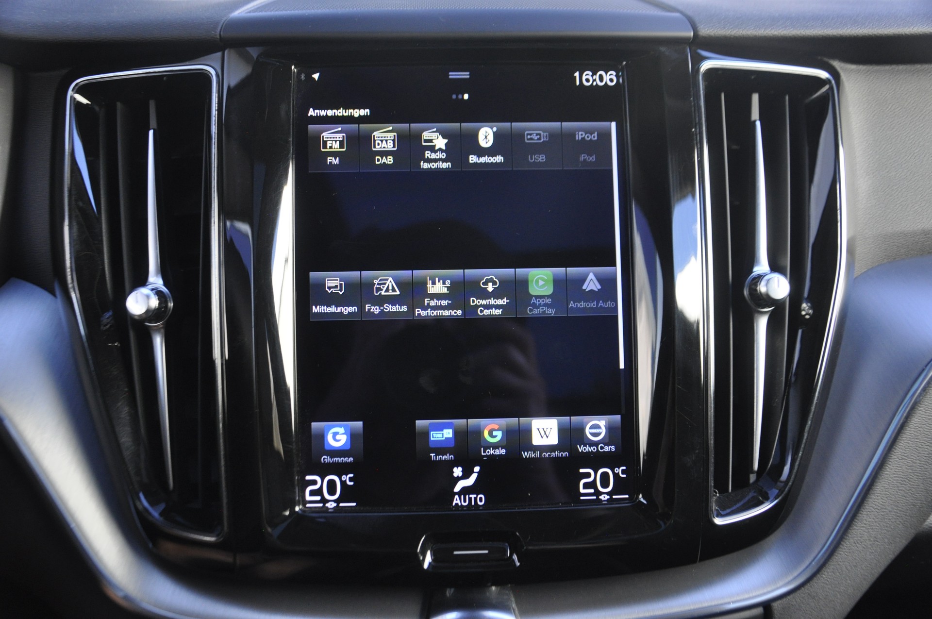 VOLVO XC60 T6 eAWD R-Design Expression Geartronic-image-13