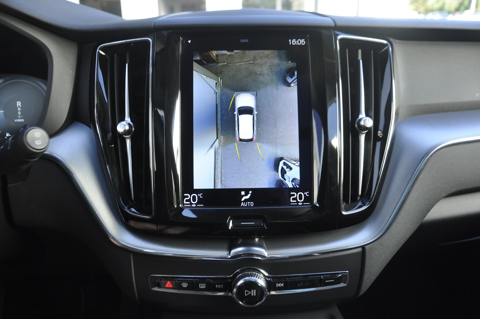 VOLVO XC60 T6 eAWD R-Design Expression Geartronic-image-10
