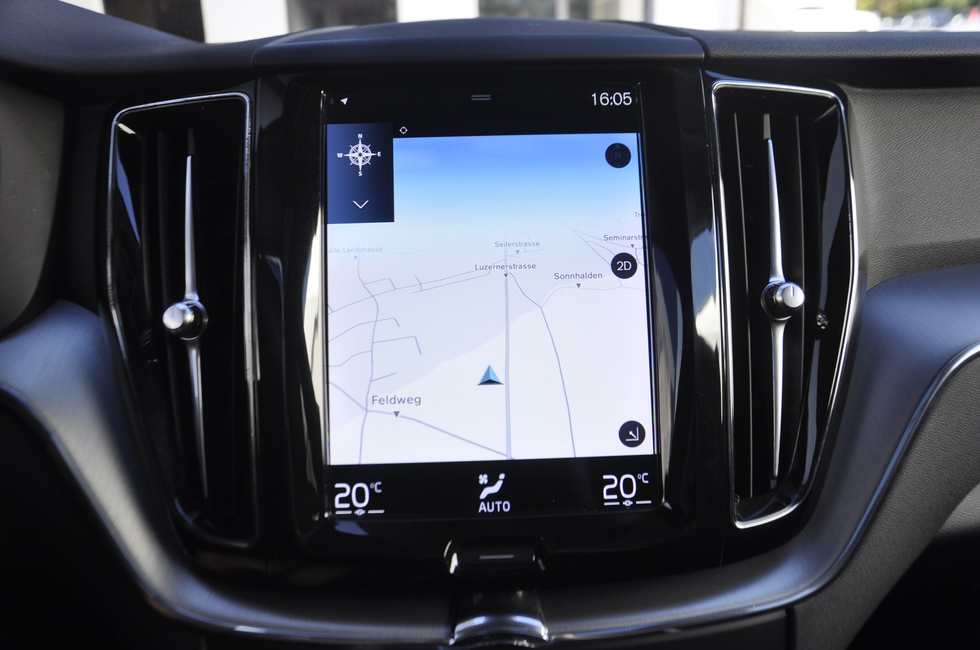 VOLVO XC60 T6 eAWD R-Design Expression Geartronic-image-11