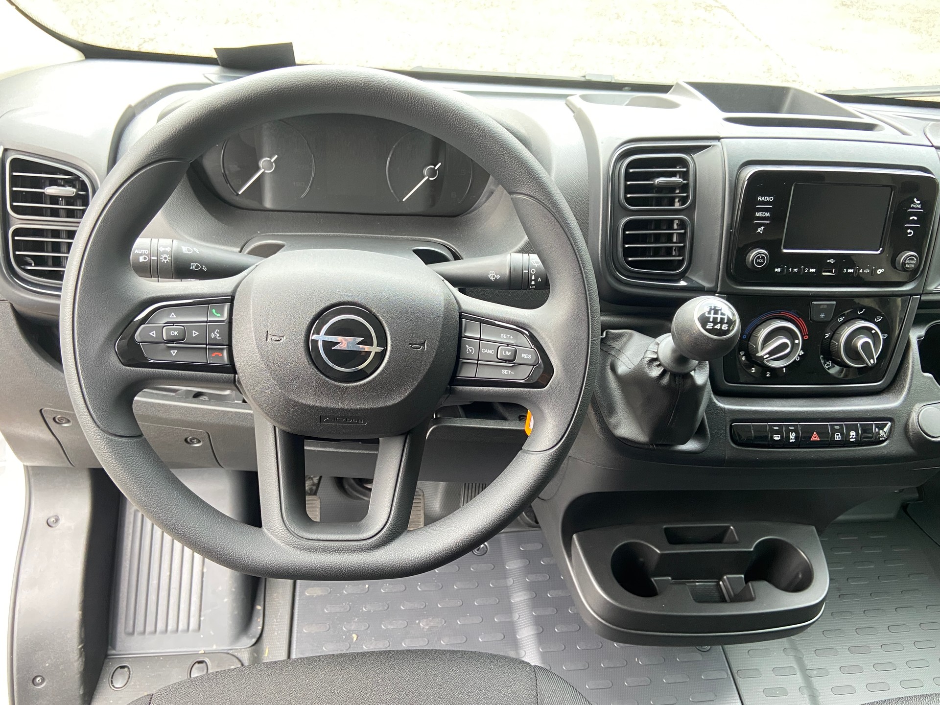 OPEL Movano 2.2 d 3,5t L3H2 180PS AHK-image-6