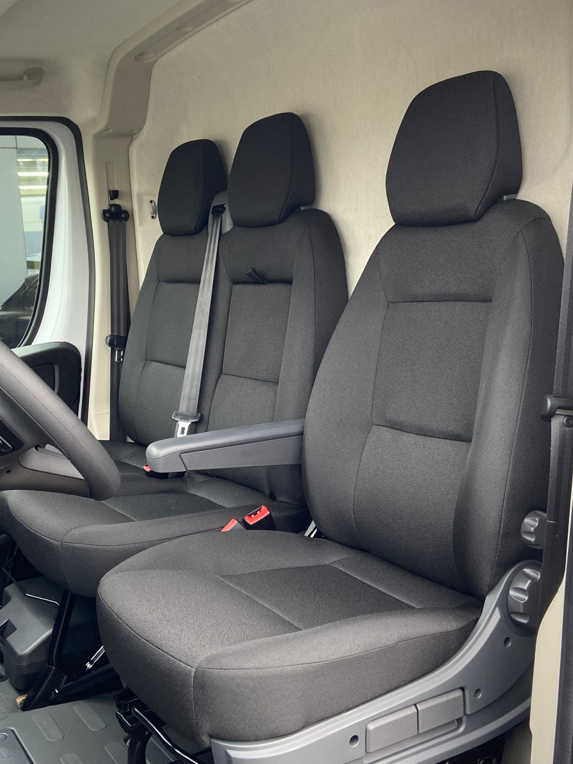 OPEL Movano 2.2 d 3,5t L3H2 180PS AHK-image-8