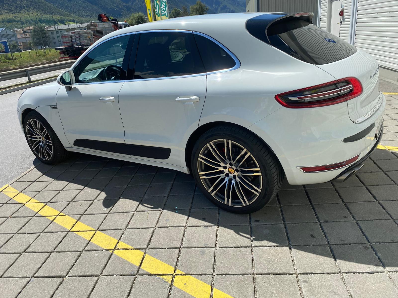 PORSCHE 3.0 V6 S Diesel-image-1