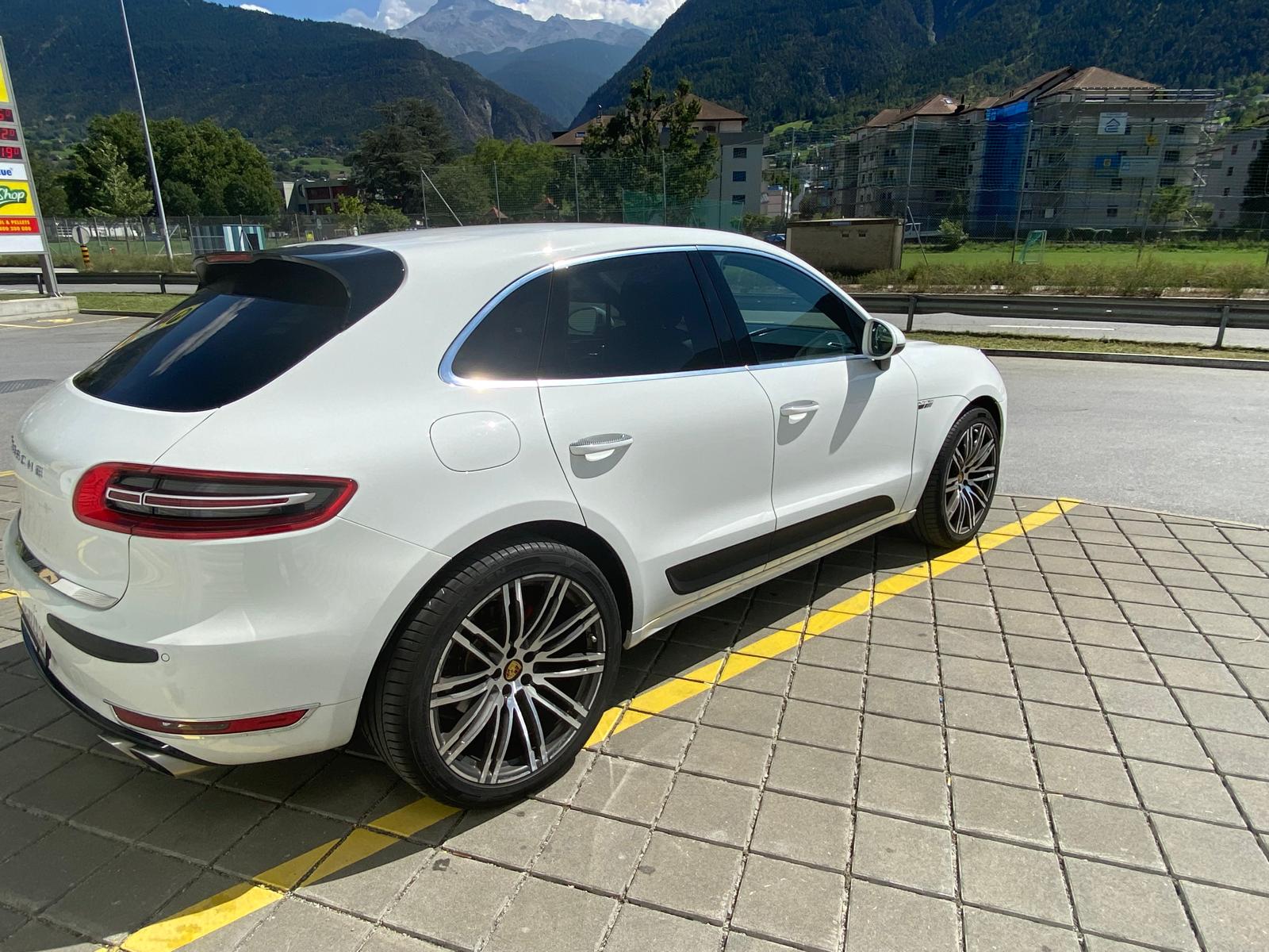 PORSCHE 3.0 V6 S Diesel-image-2