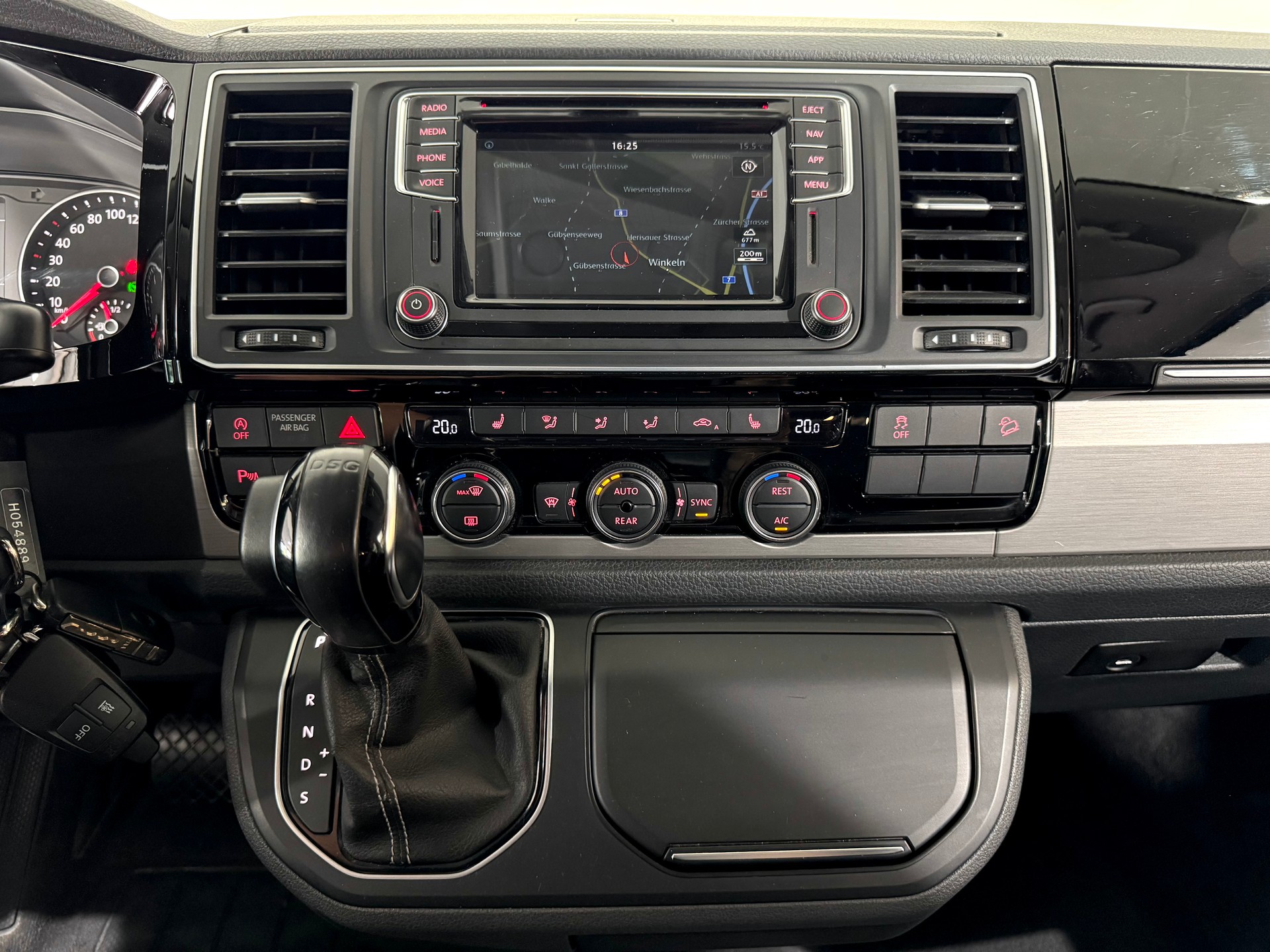 VW T6 California 2.0 Bi-TDI Beach Bulli Edition 4Motion DSG-image-10