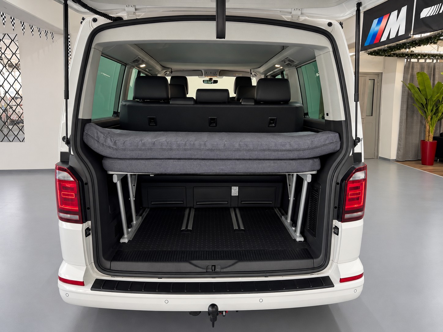 VW T6 California 2.0 Bi-TDI Beach Bulli Edition 4Motion DSG-image-12