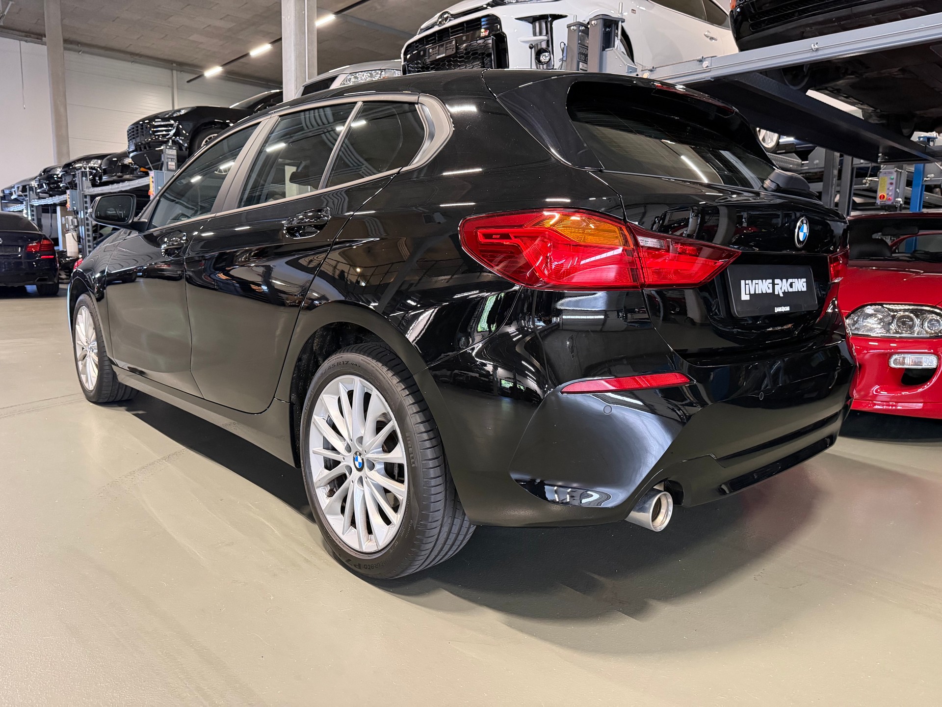 BMW 118i Steptronic all black-image-2