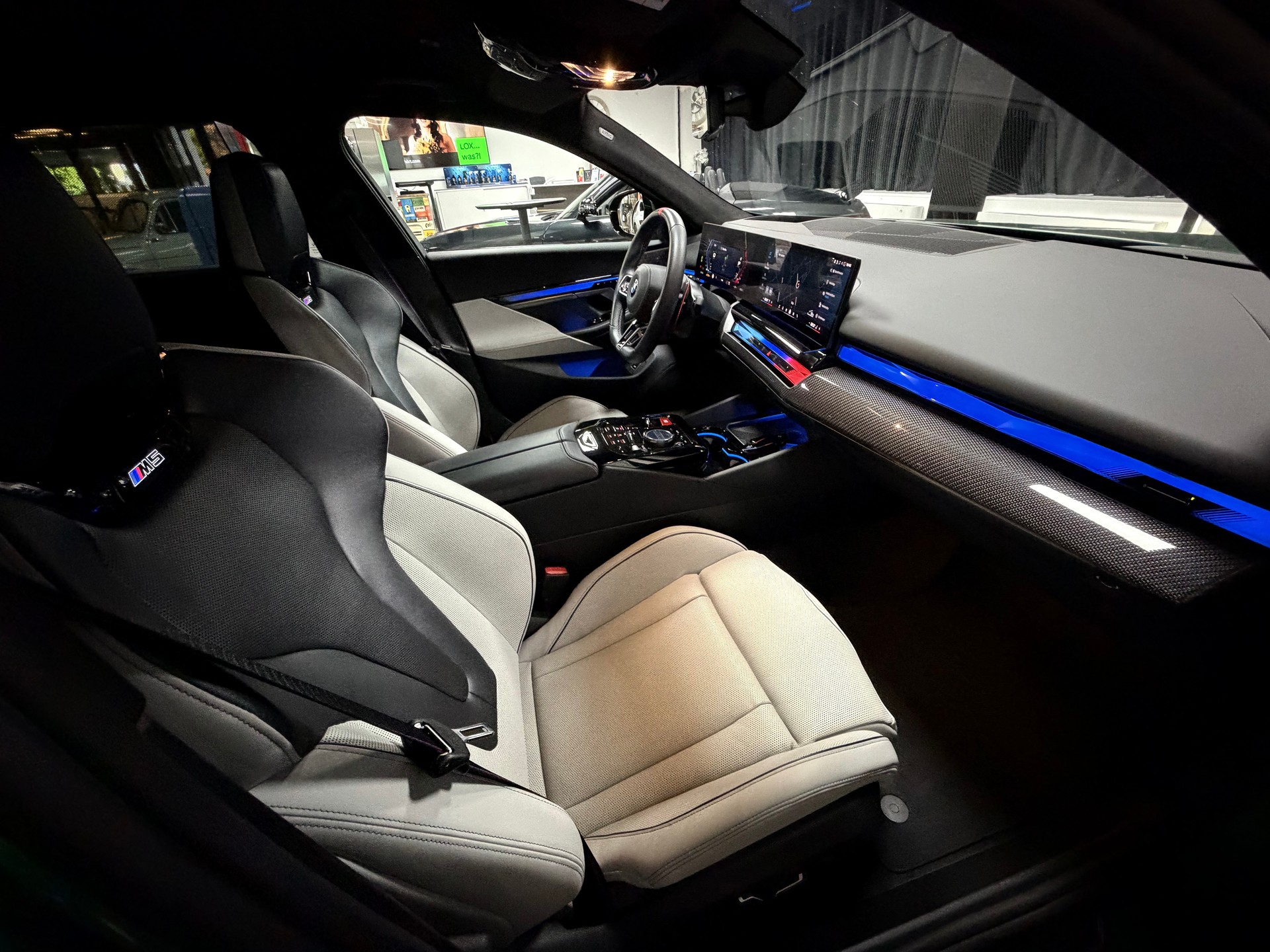 BMW M5 xDrive Touring-Angeles Green-image-29