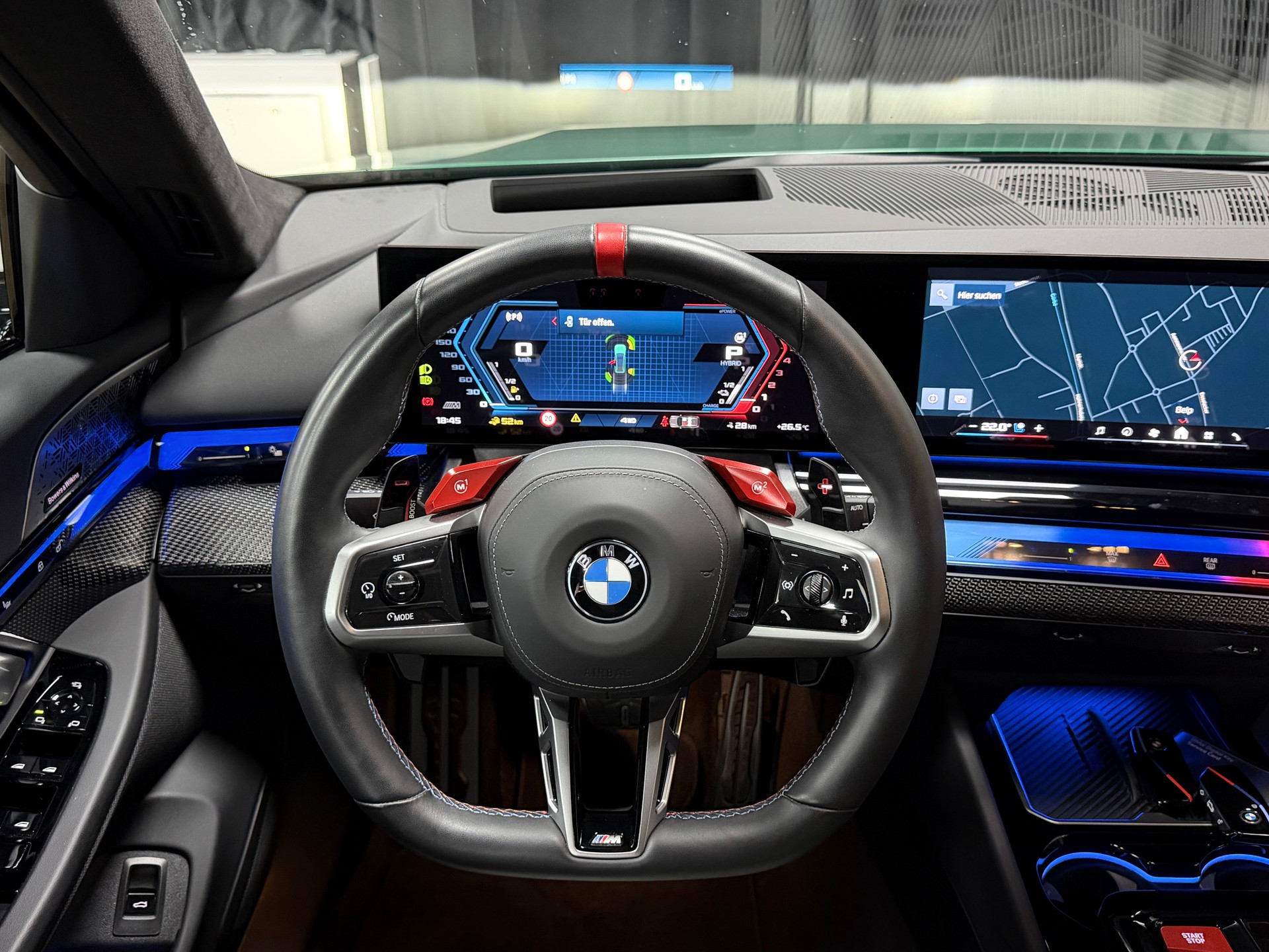 BMW M5 xDrive Touring-Angeles Green-image-16