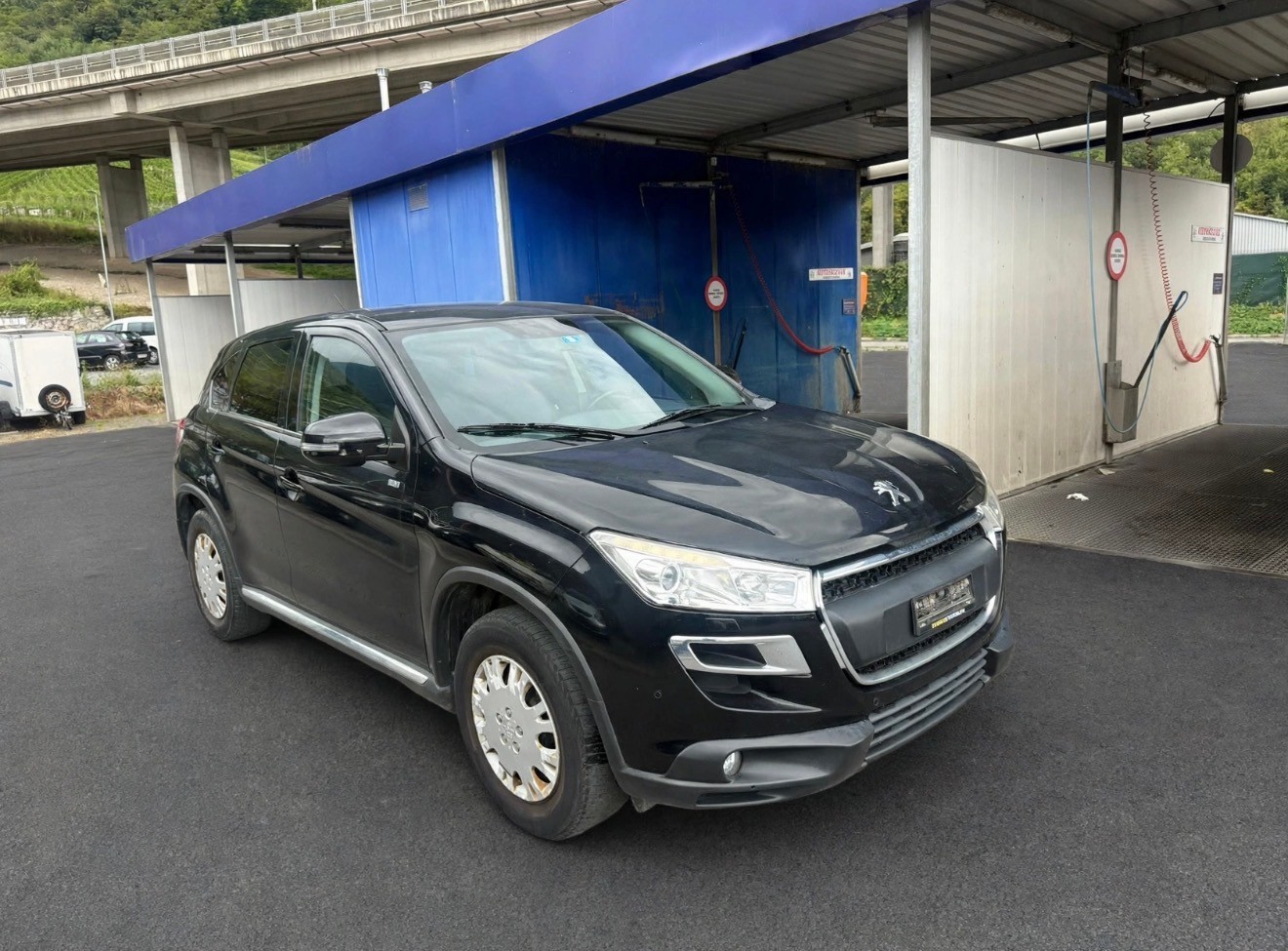 PEUGEOT 4008 1.6 HDi Allure 4WD-image-0