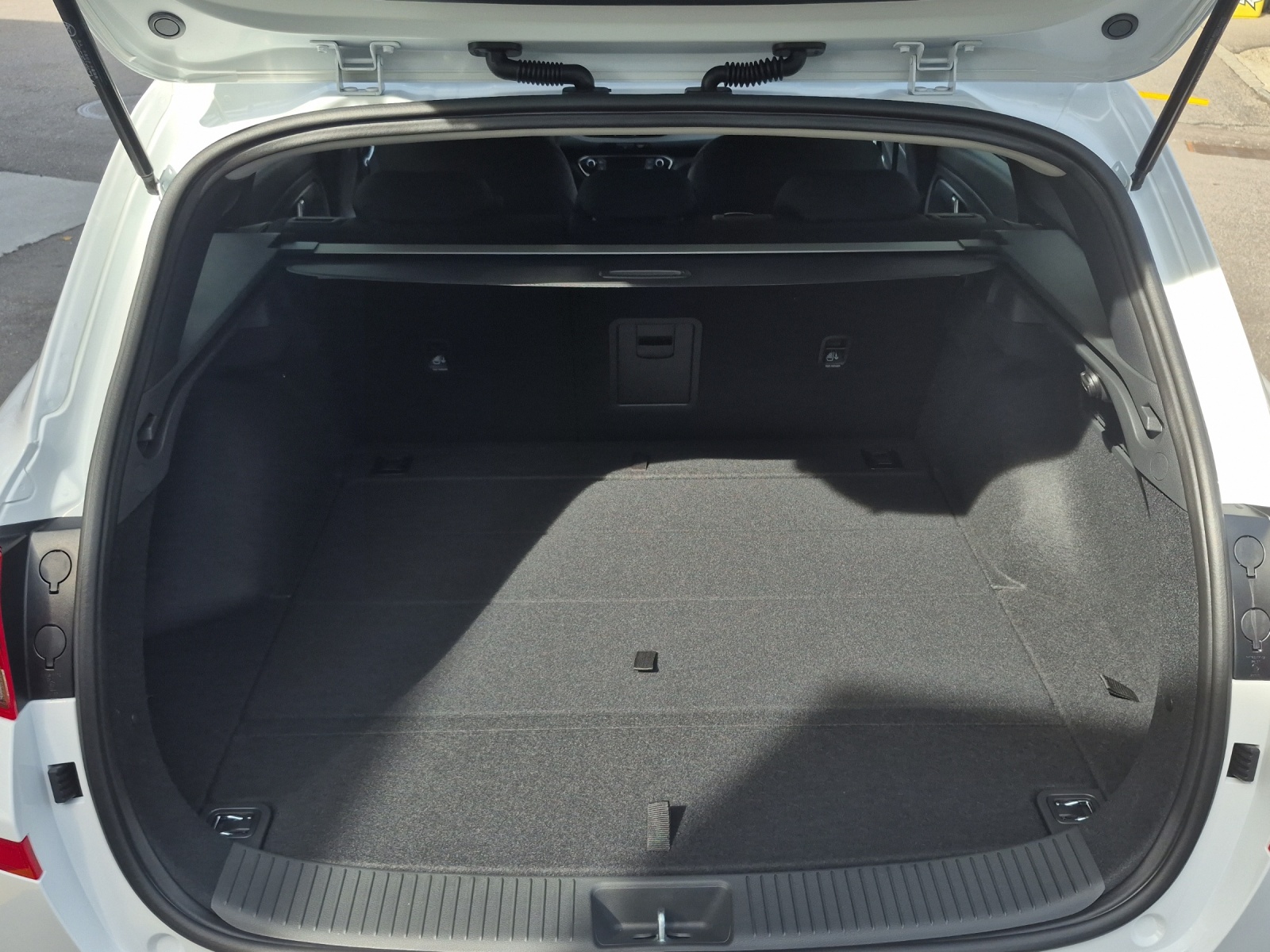 HYUNDAI i30 Wagon 1.6 T-GDi Amplia-image-9