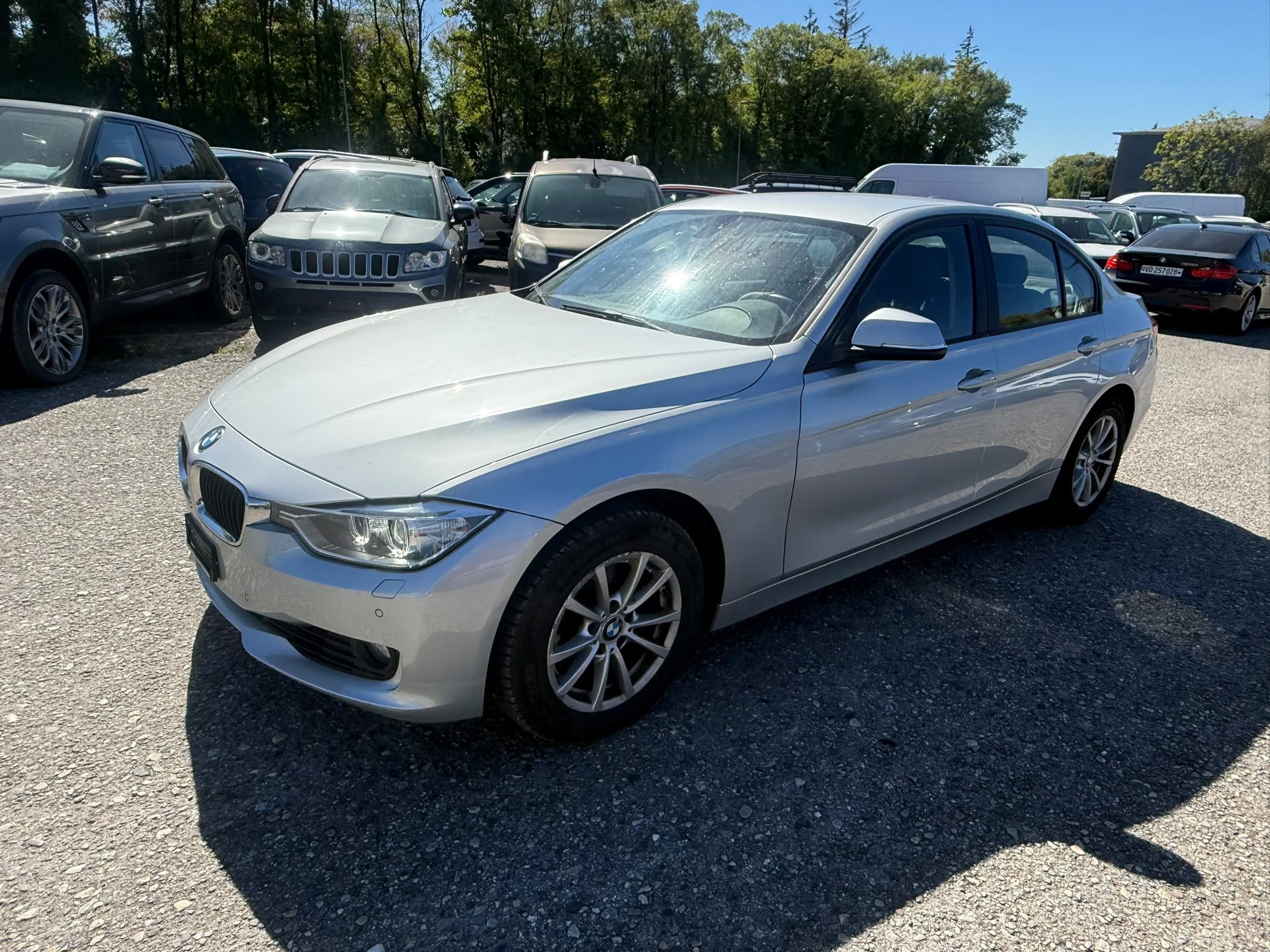 BMW 320i xDrive Modern Line Steptronic-image-2