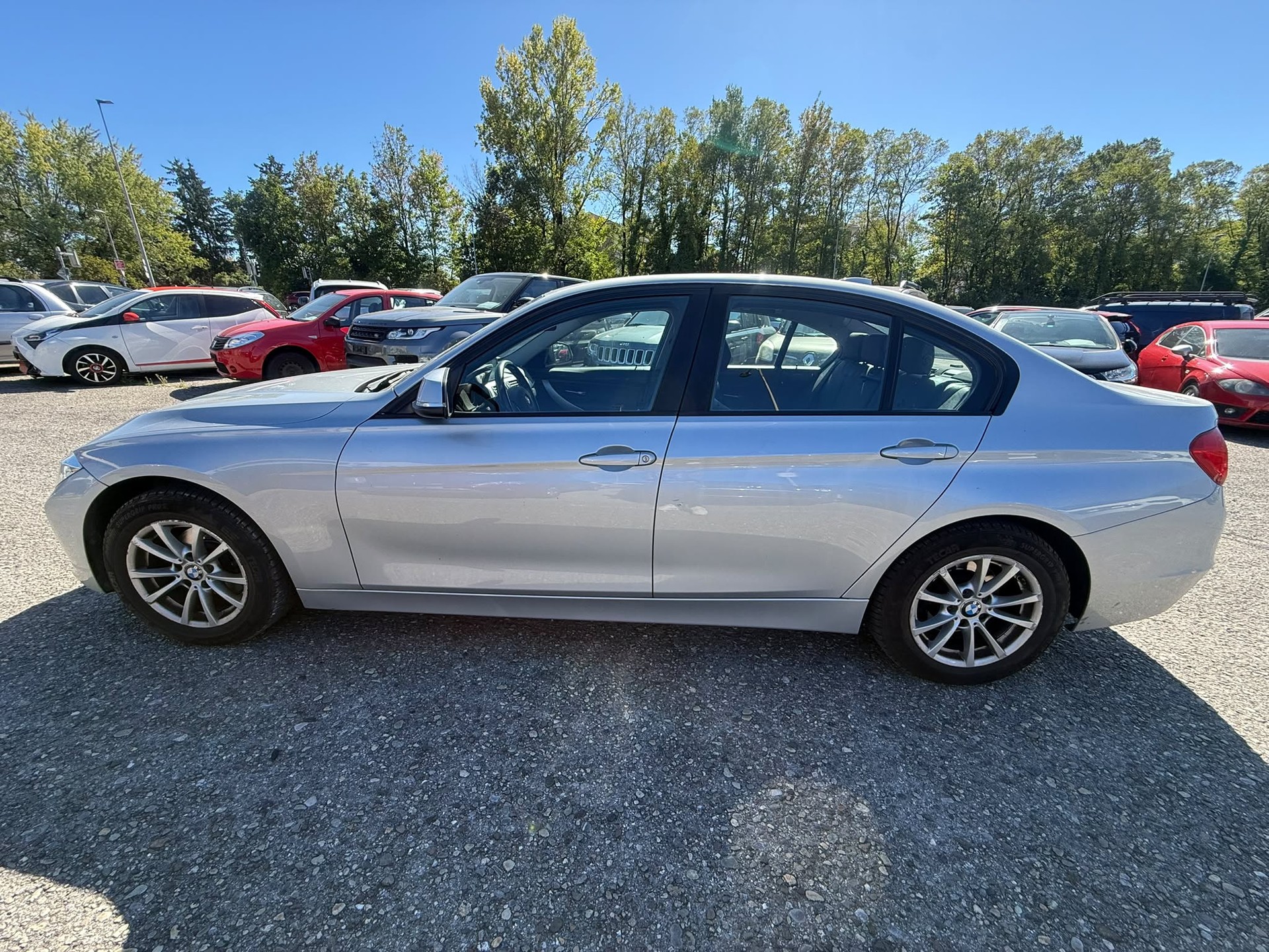 BMW 320i xDrive Modern Line Steptronic-image-6