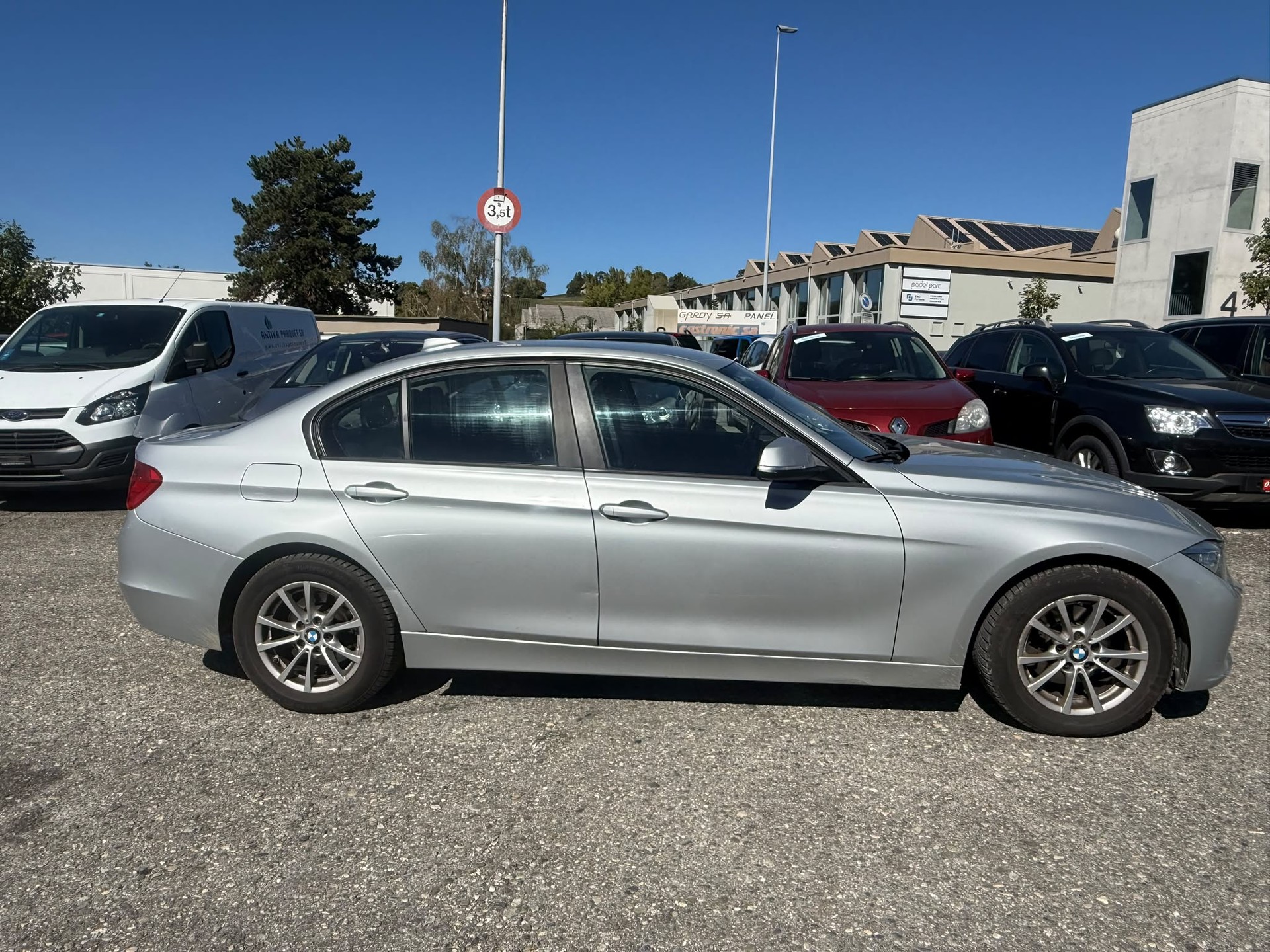 BMW 320i xDrive Modern Line Steptronic-image-3