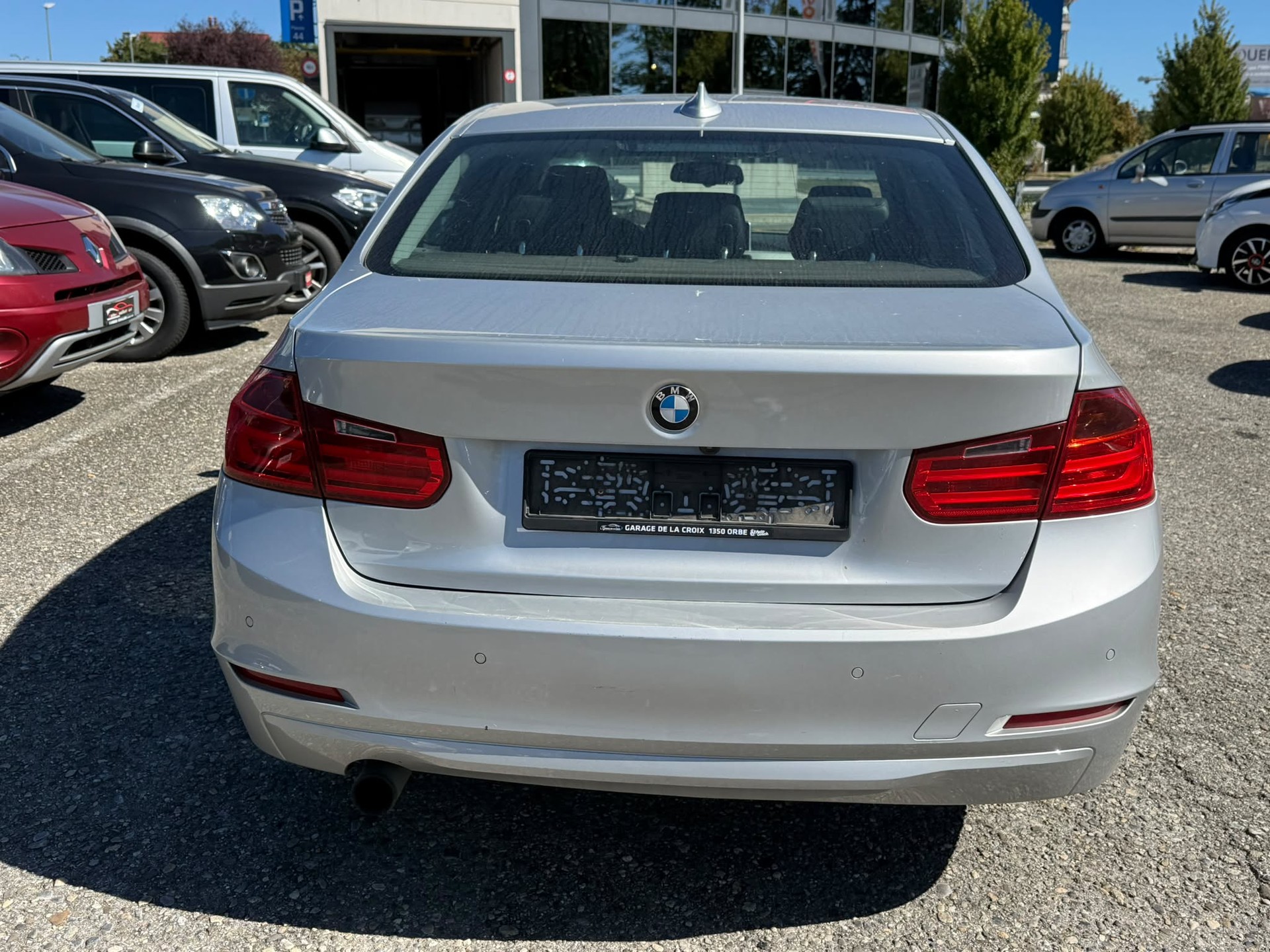 BMW 320i xDrive Modern Line Steptronic-image-7
