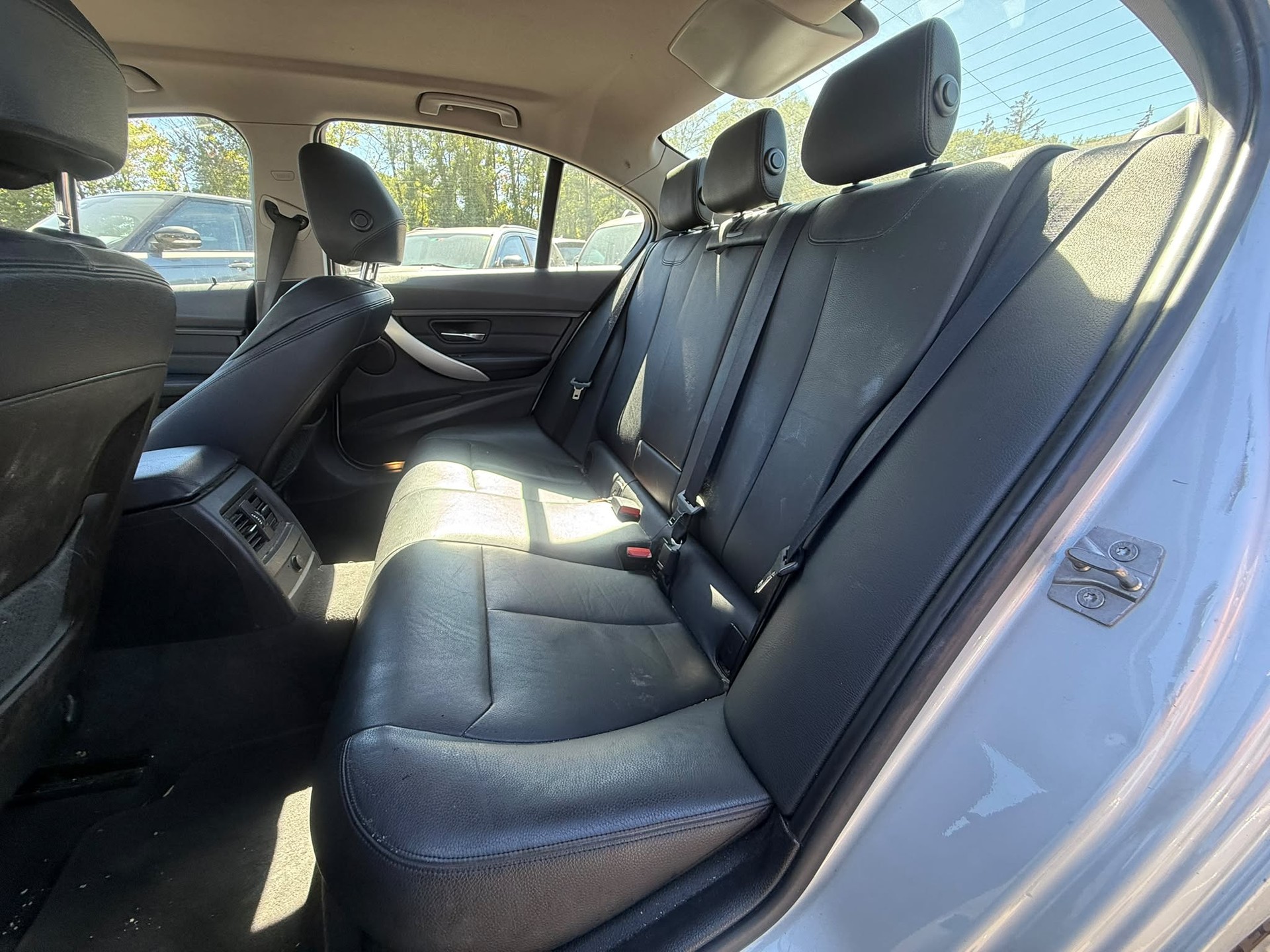 BMW 320i xDrive Modern Line Steptronic-image-9