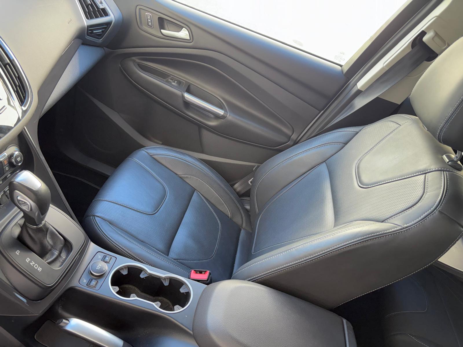 FORD Kuga 2.0 TDCi Titanium S 4WD PowerShift-image-9