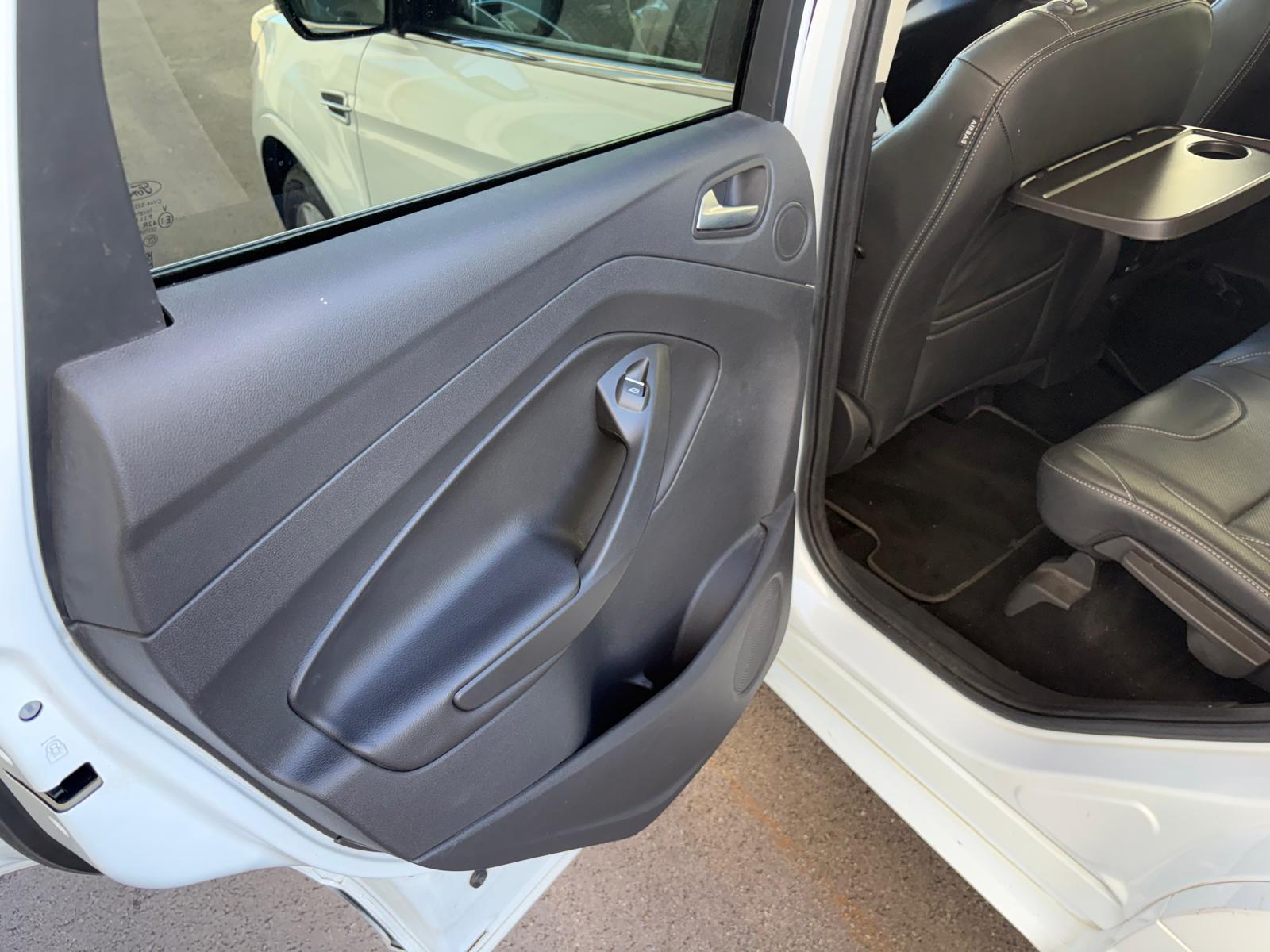 FORD Kuga 2.0 TDCi Titanium S 4WD PowerShift-image-13