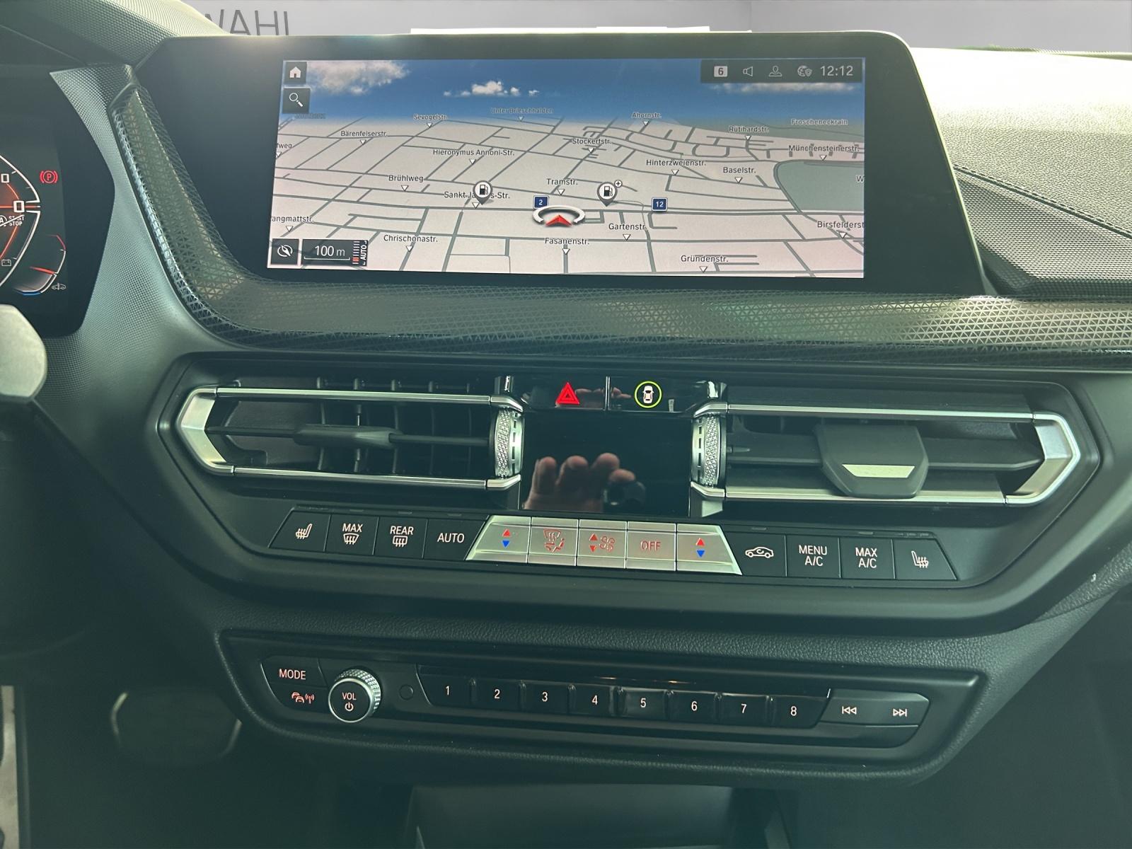 BMW M235i xDrive Gran Coupé-image-11