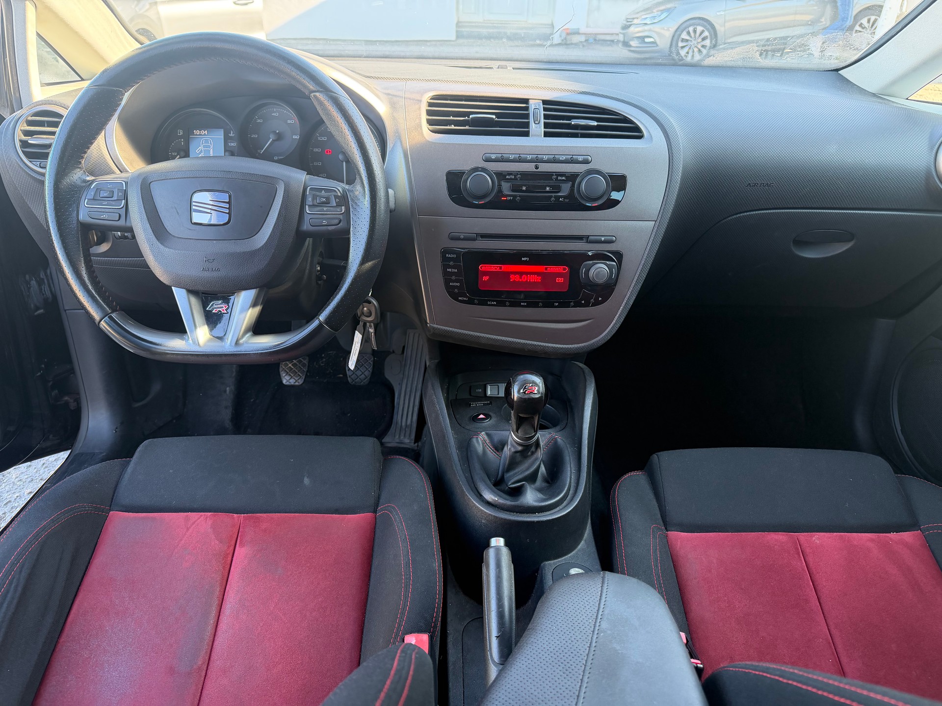 SEAT Leon 2.0 TDI FR-image-6