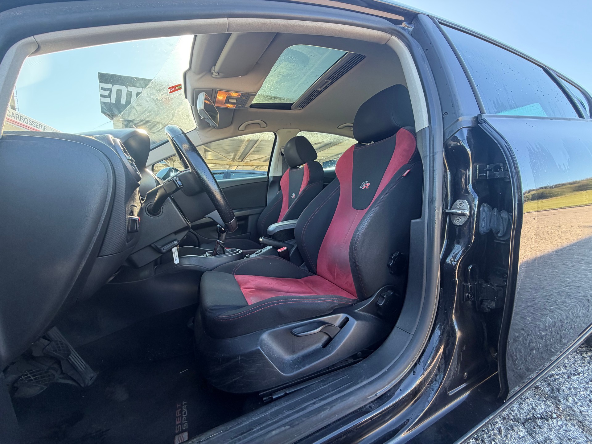 SEAT Leon 2.0 TDI FR-image-12