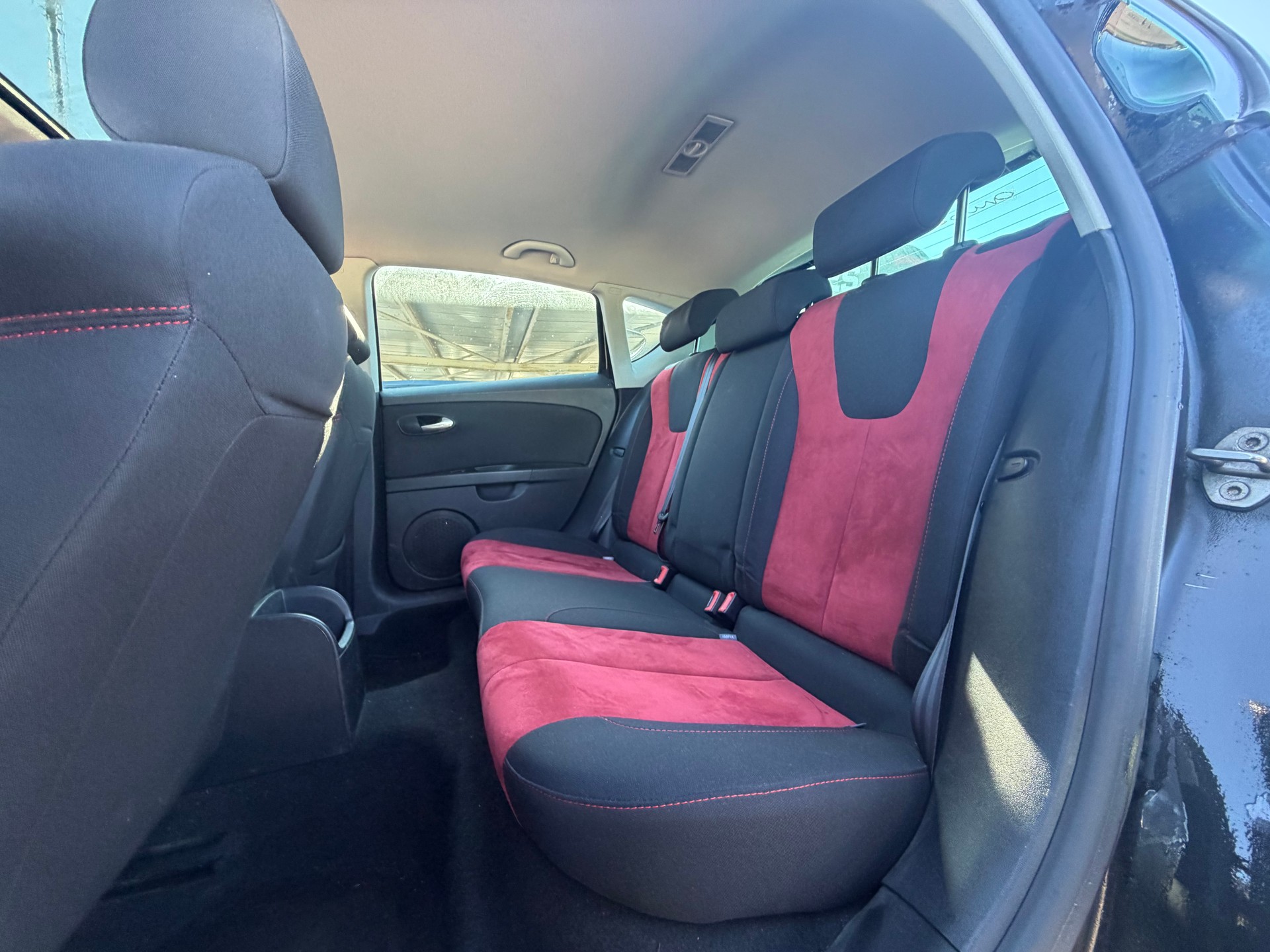 SEAT Leon 2.0 TDI FR-image-13