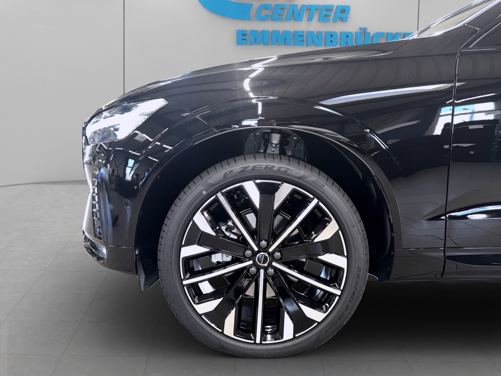 VOLVO XC60 2.0 B5 MH Ultra Dark AWD-image-6
