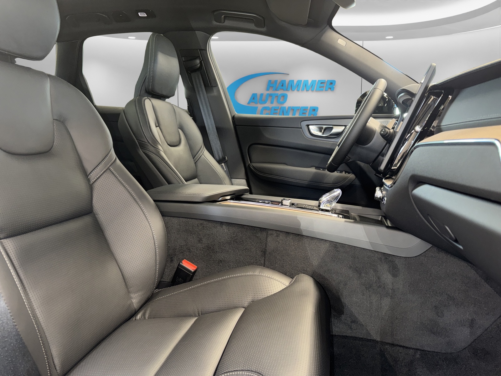 VOLVO XC60 2.0 B5 MH Ultra Dark AWD-image-12