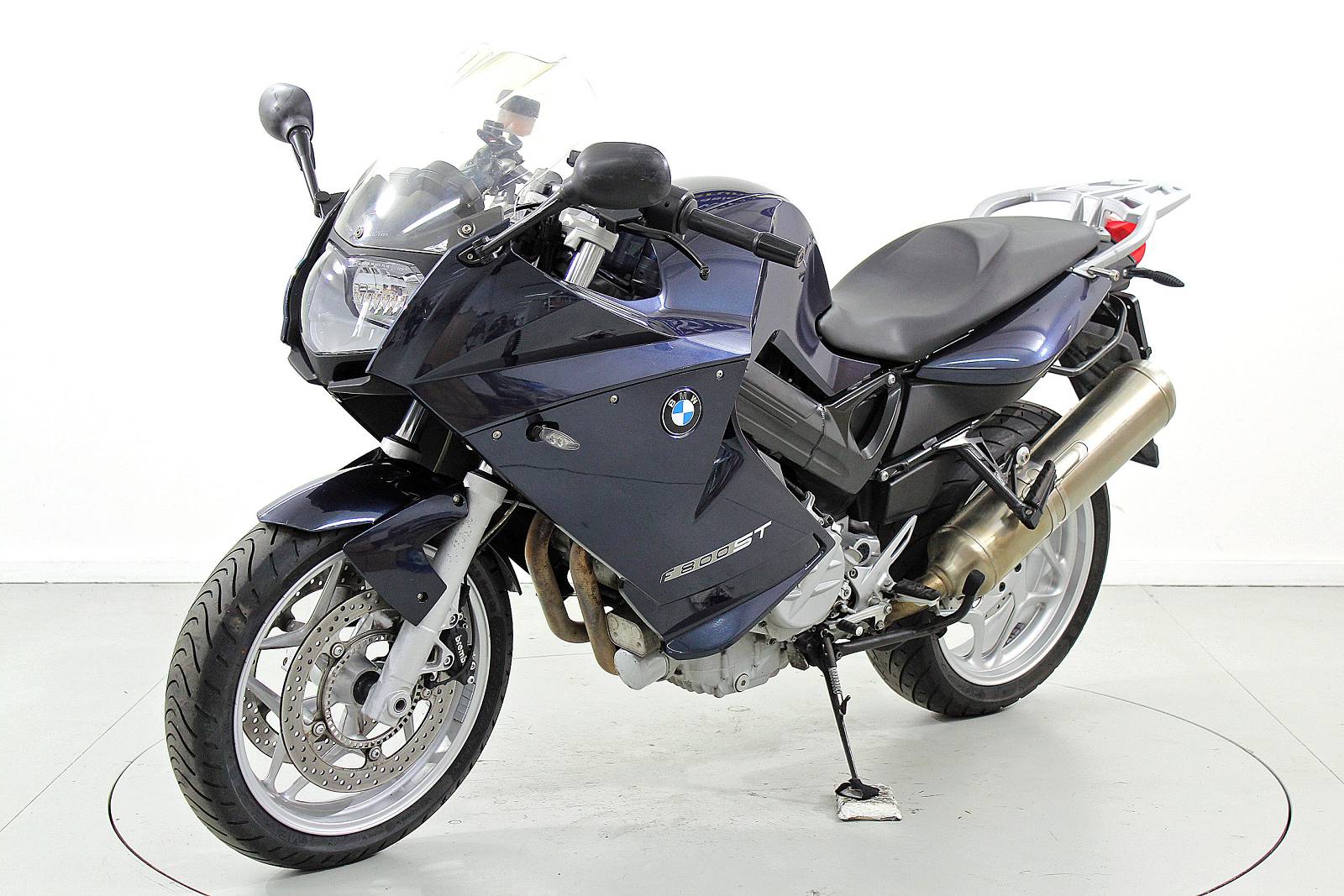 BMW F 800 ST-showroom-element-2