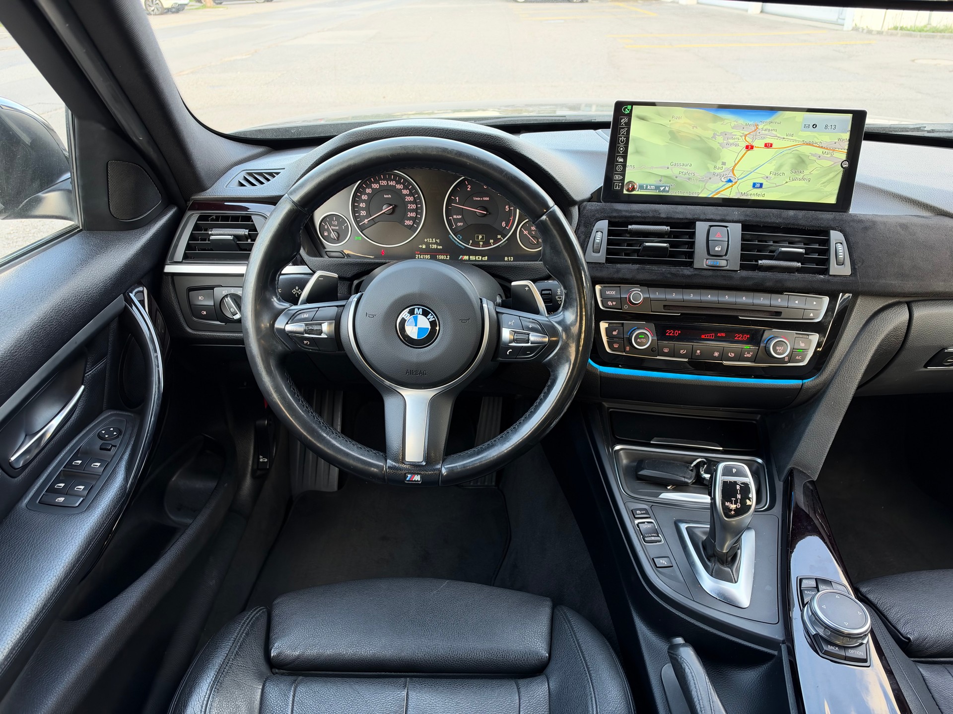 BMW 330d xDrive SAG-image-15