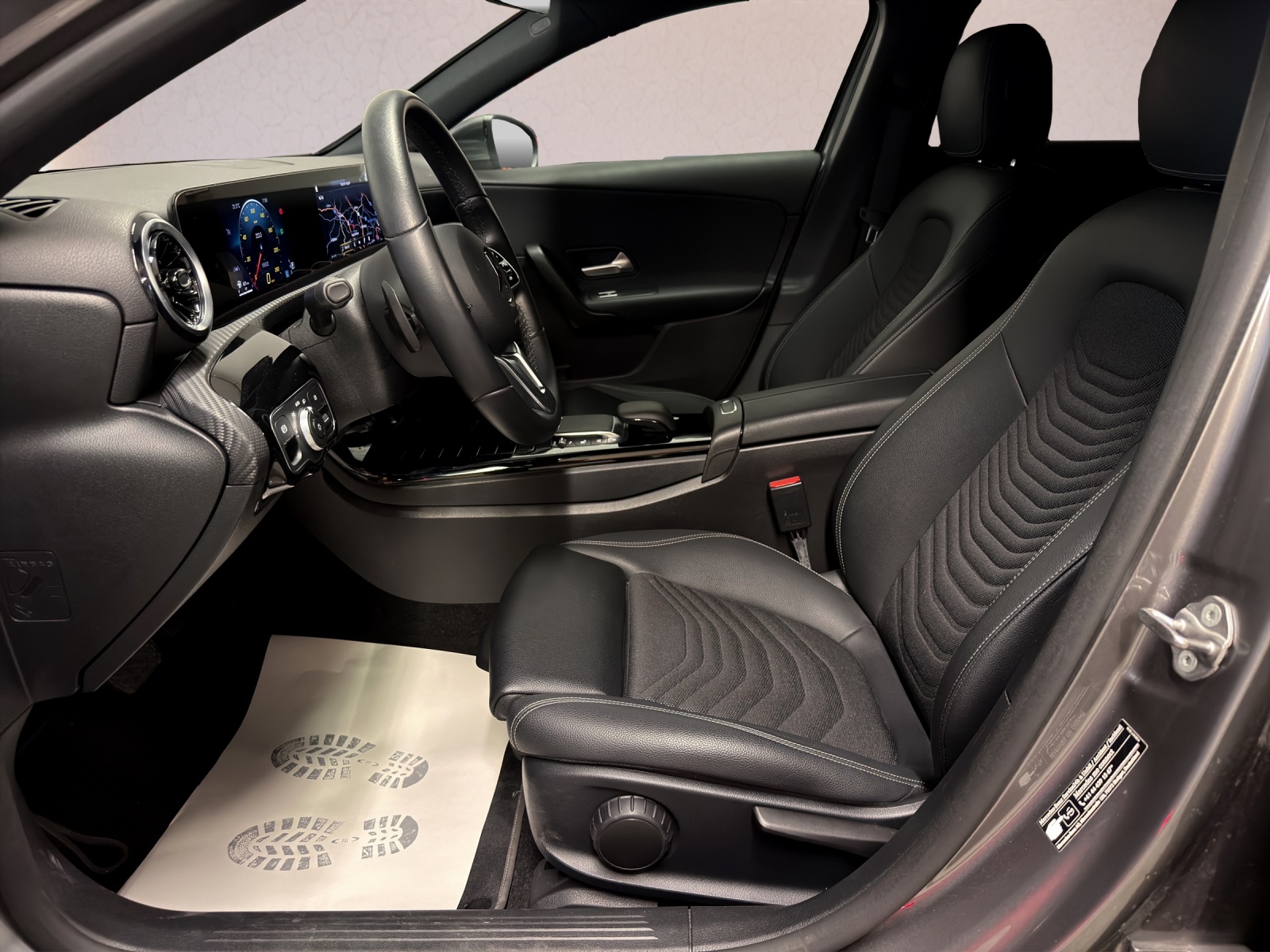 MERCEDES-BENZ A 180 d Style 8G-DCT-image-9