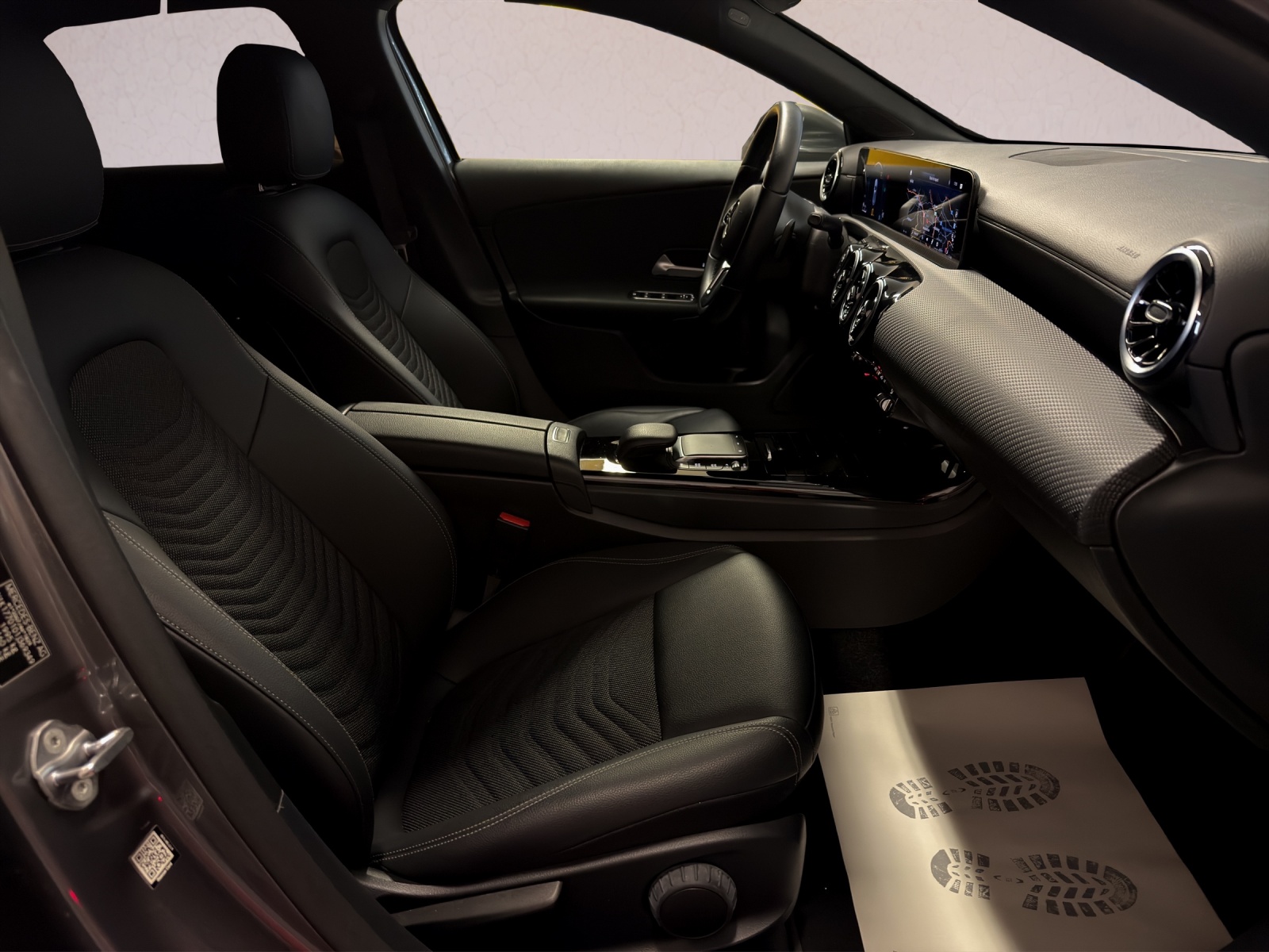 MERCEDES-BENZ A 180 d Style 8G-DCT-image-15