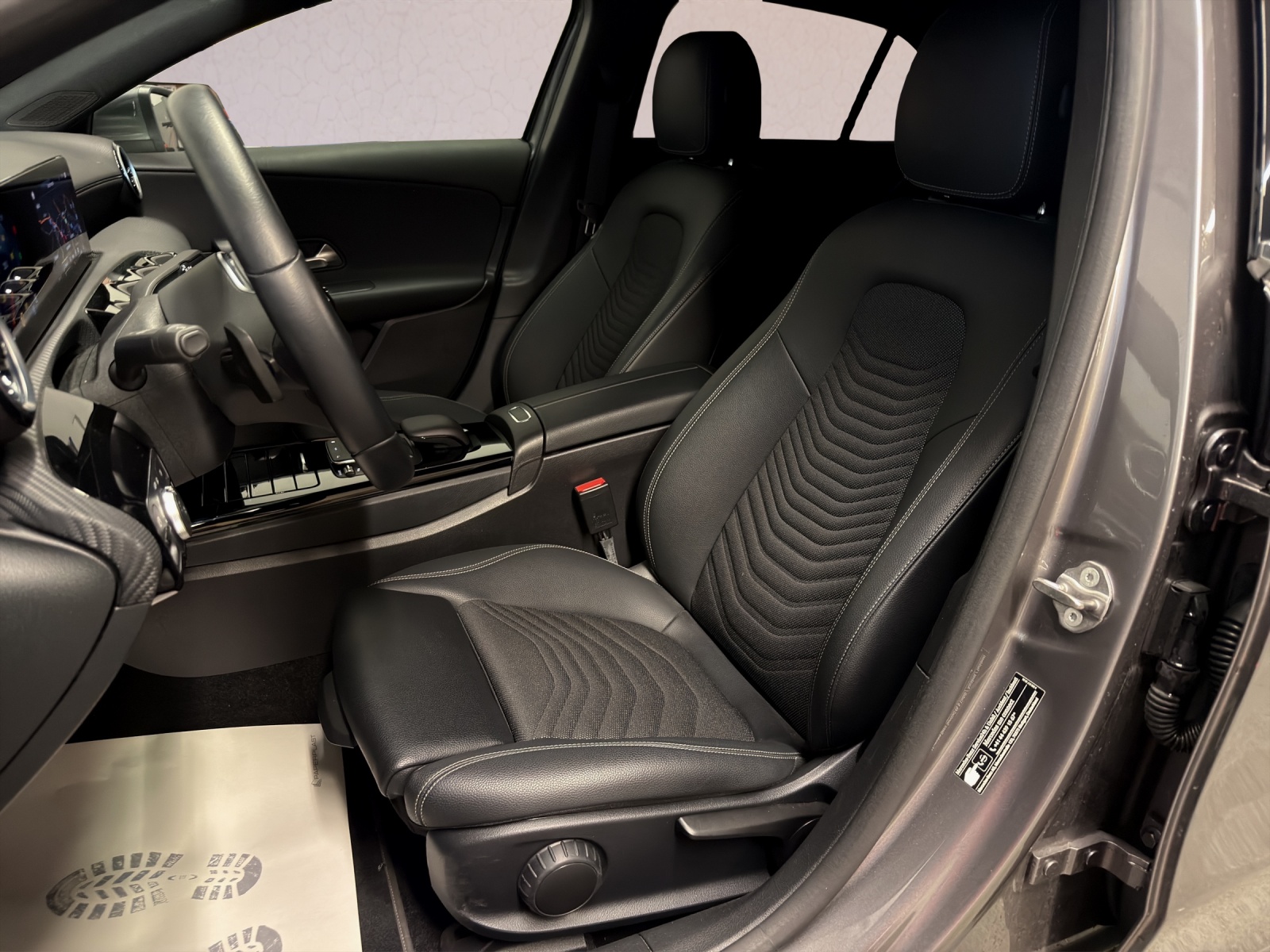 MERCEDES-BENZ A 180 d Style 8G-DCT-image-14