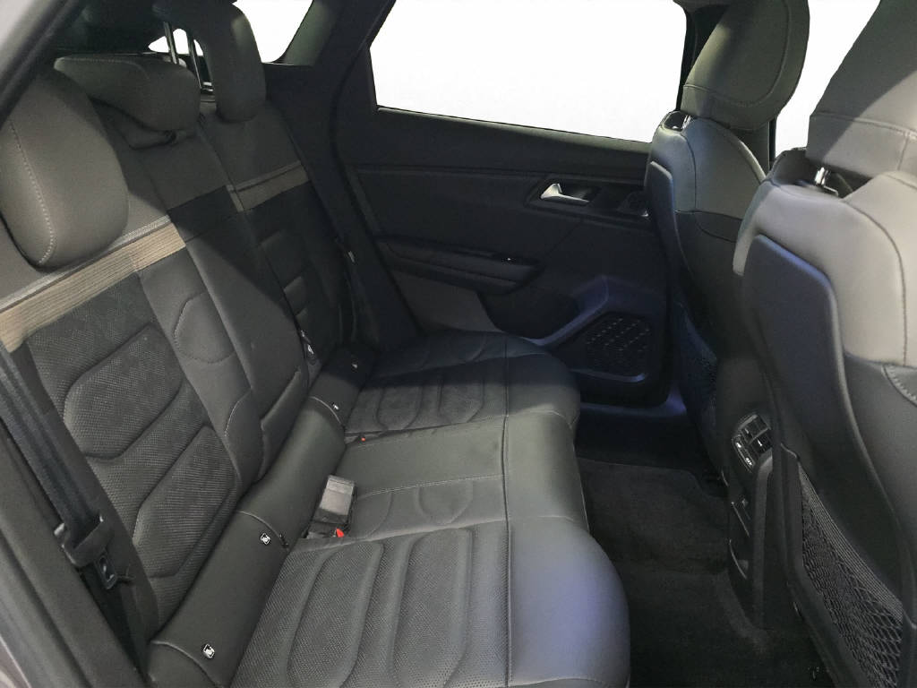 CITROEN C5 X 1.6 Plug-in Hybrid Shine Pack-image-12
