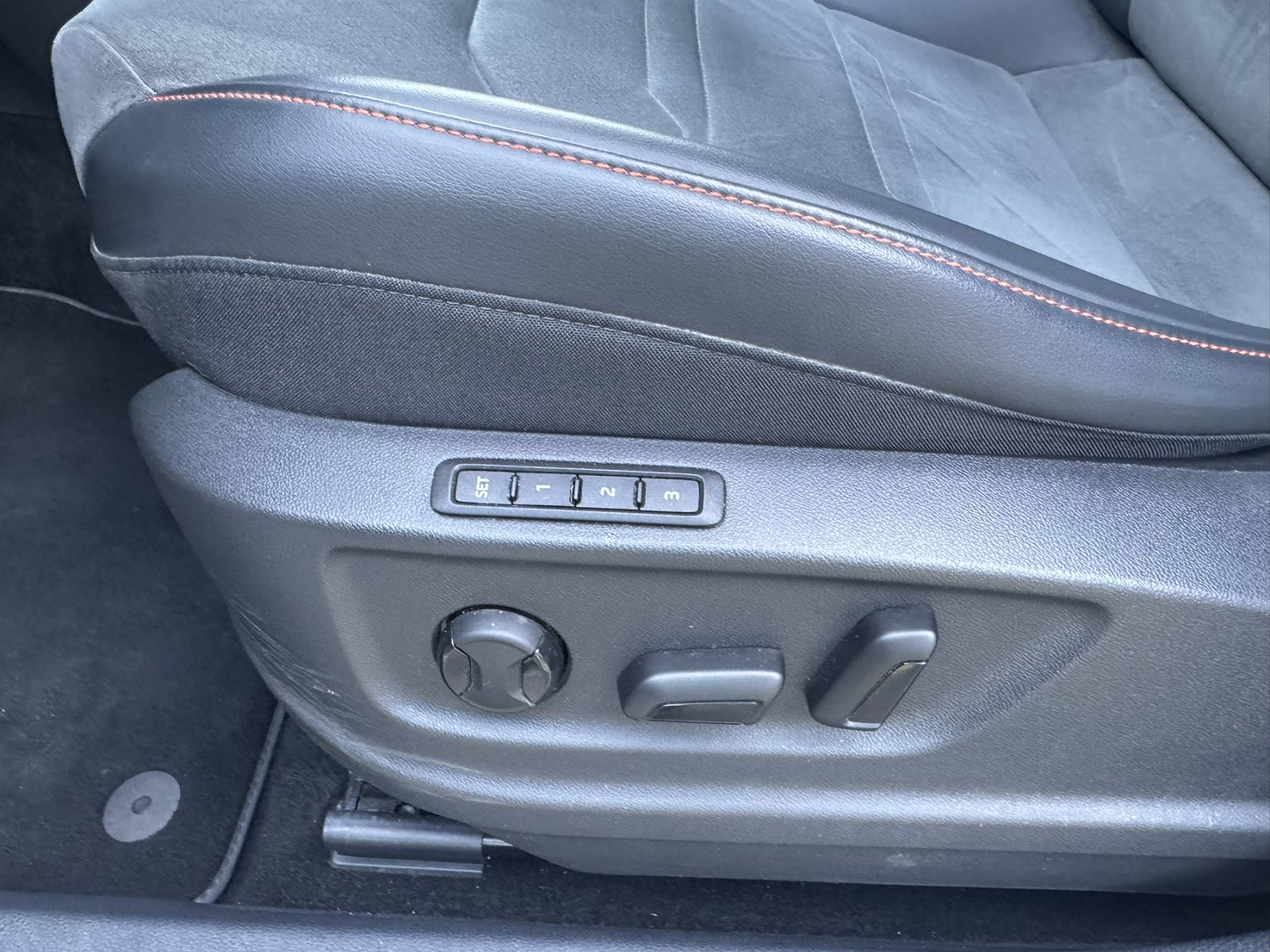 SEAT Ateca 2.0 TSI Hola FR 4Drive DSG-image-17