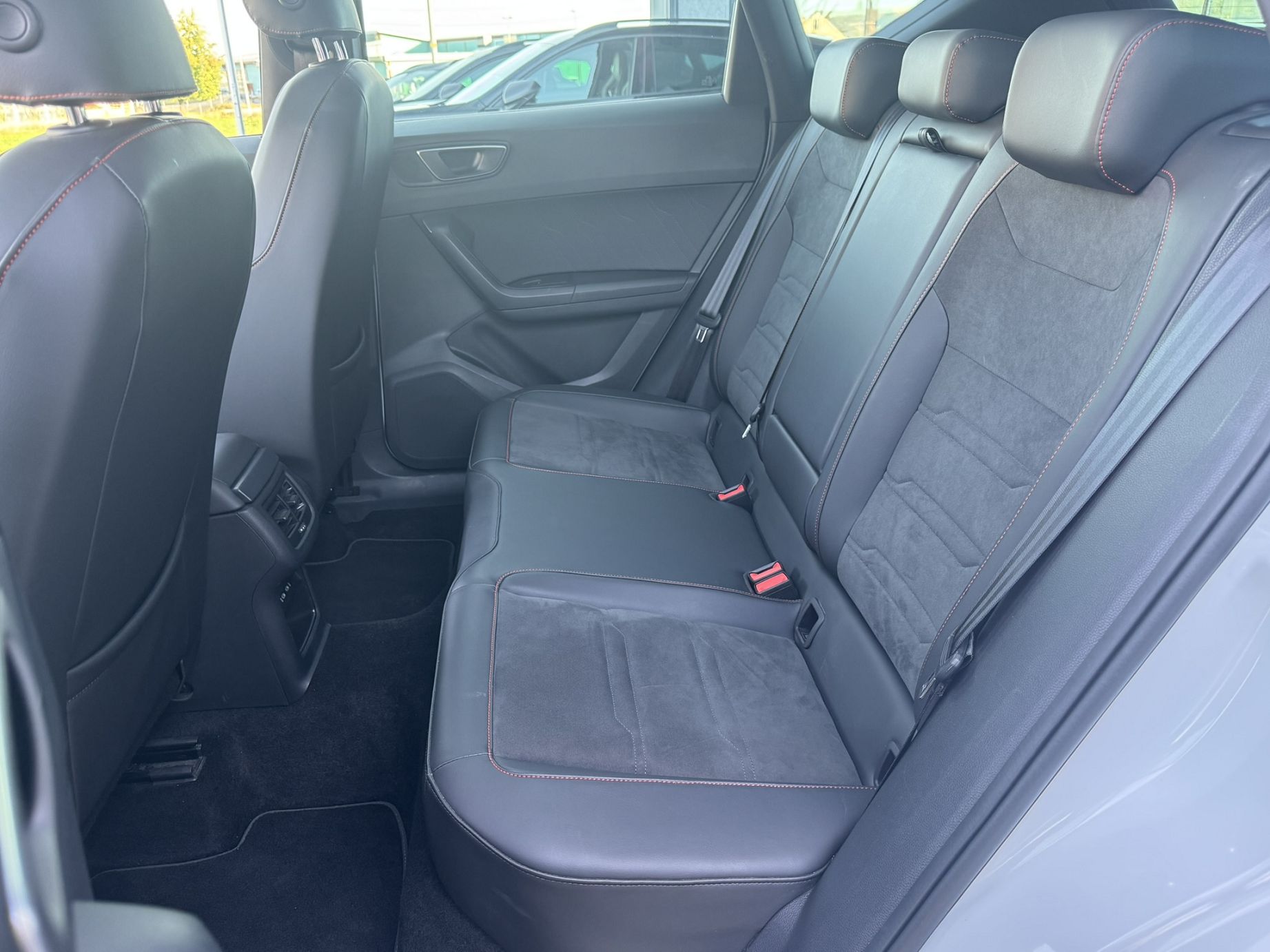 SEAT Ateca 2.0 TSI Hola FR 4Drive DSG-image-18
