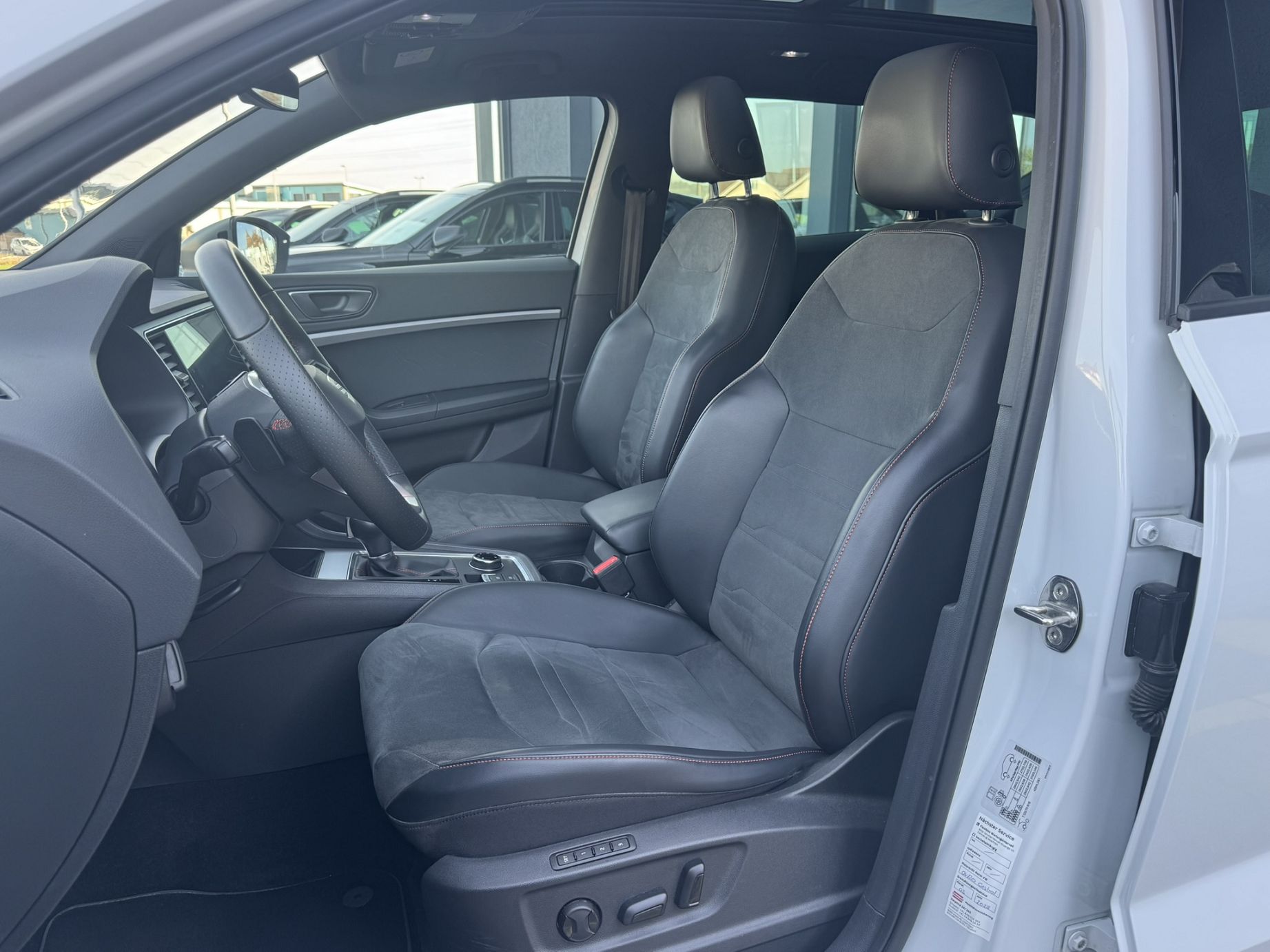 SEAT Ateca 2.0 TSI Hola FR 4Drive DSG-image-16